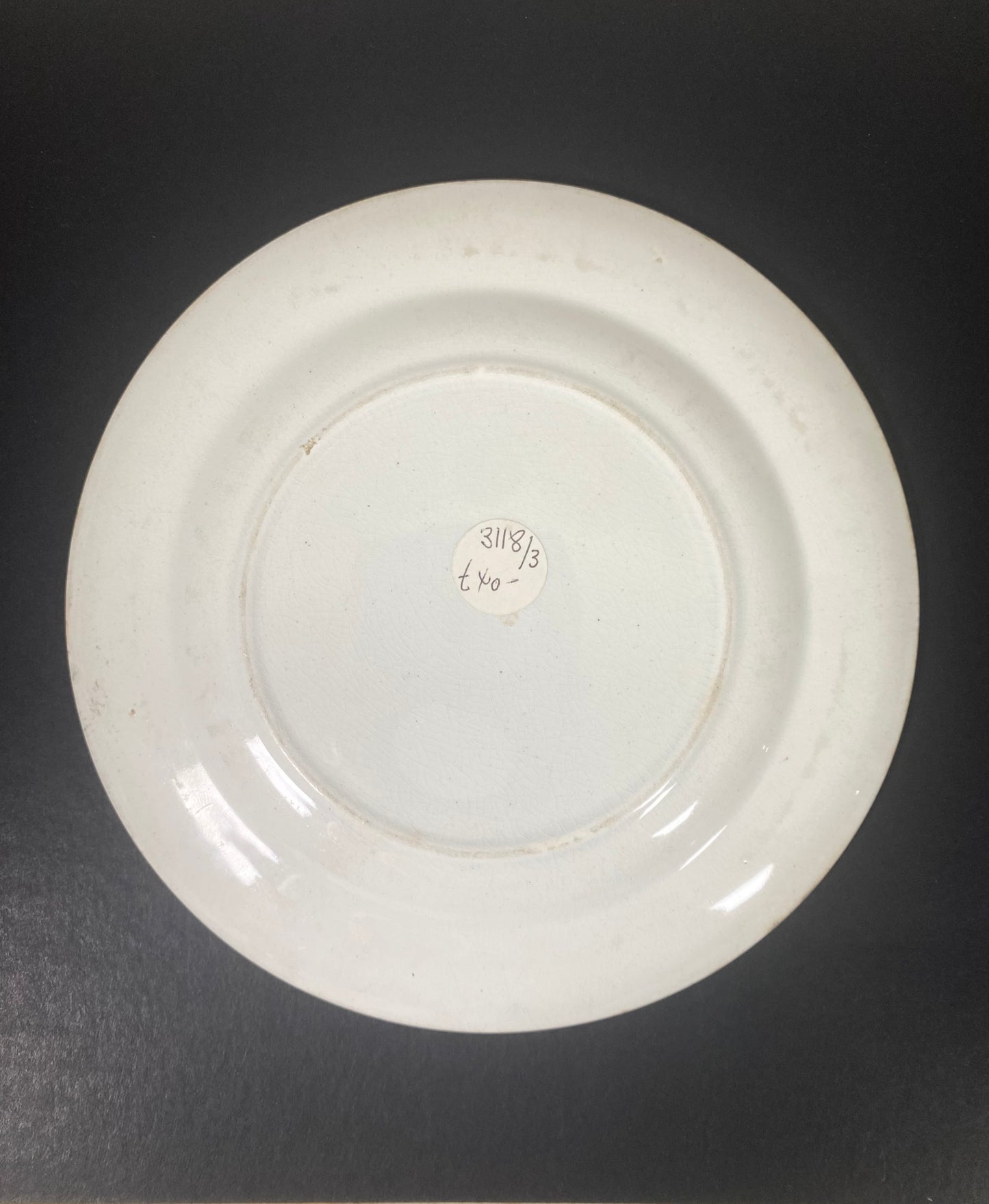 Plato de Prattware de mediados del siglo XIX que representa a caballeros