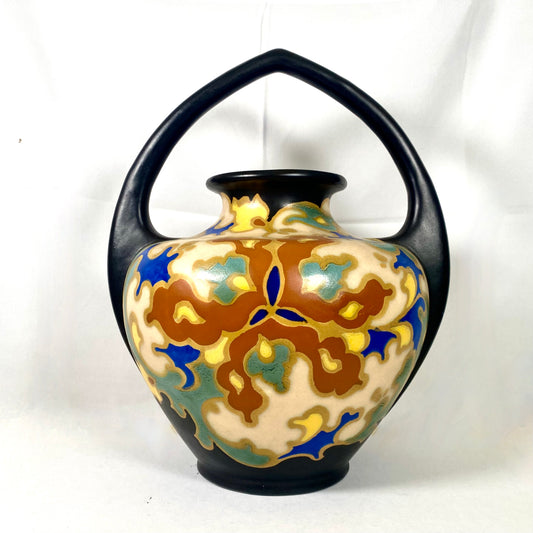 罕见的荷兰装饰艺术风格豪达陶器拱形柄双耳花瓶,Imbra 图案,约 1920 年代