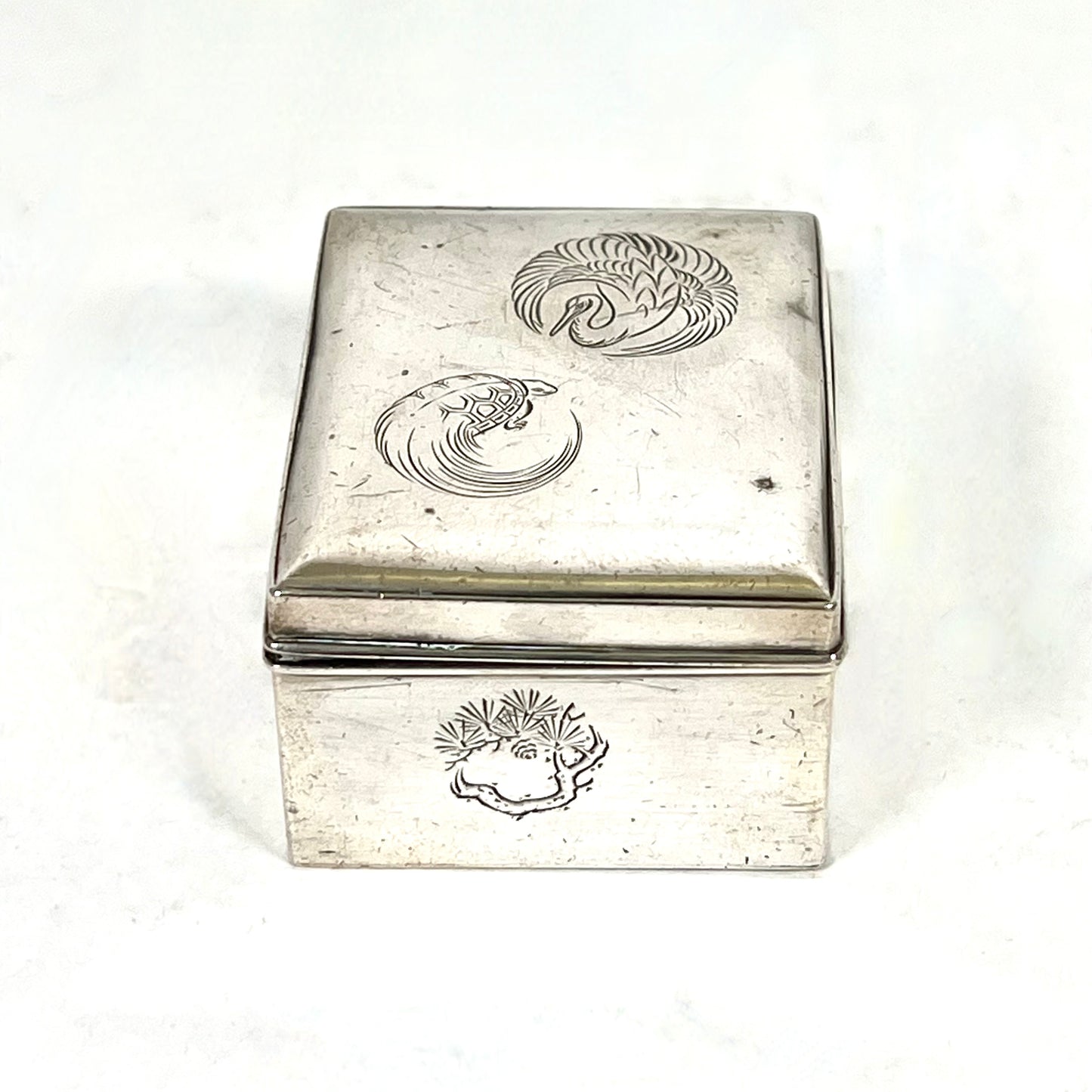 Rare Meiji Period .950 silver Kashibako sweet or cake box, Marks for Jungin and Kintaro Hattori