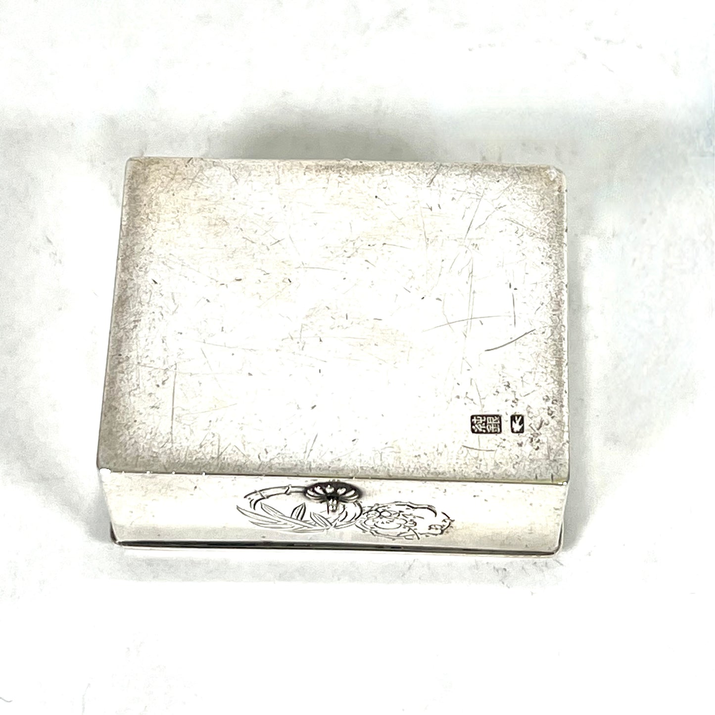 Rare Meiji Period .950 silver Kashibako sweet or cake box, Marks for Jungin and Kintaro Hattori