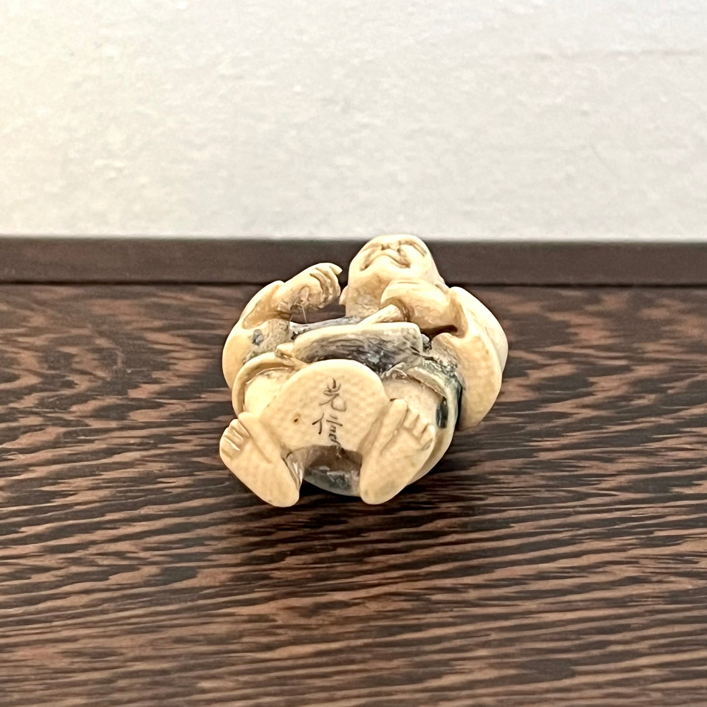 古董明治时期日本农民象牙根付,署名 Mitsunobu (光信)