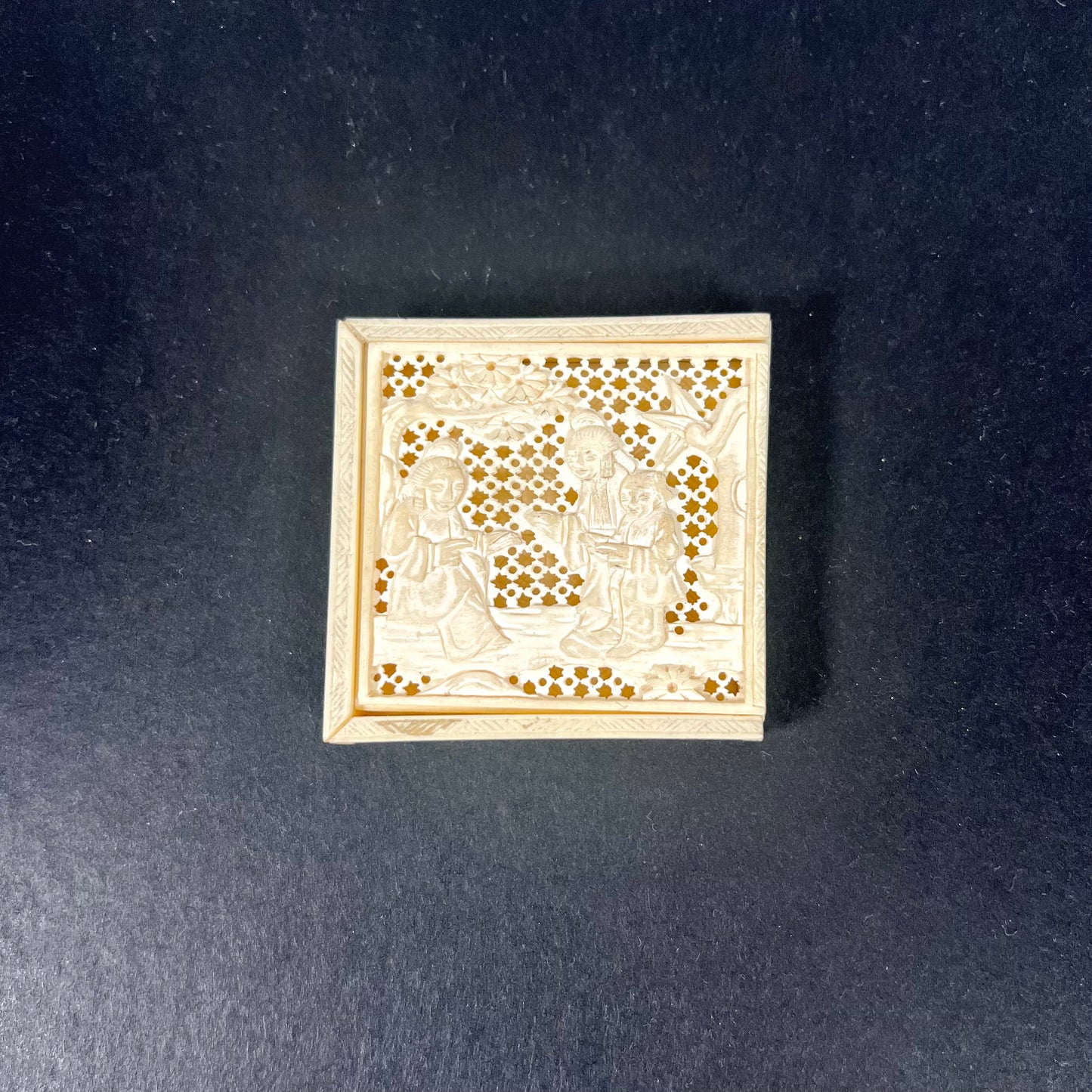 Antique Chinese 19th century Canton export ivory tangram puzzle box