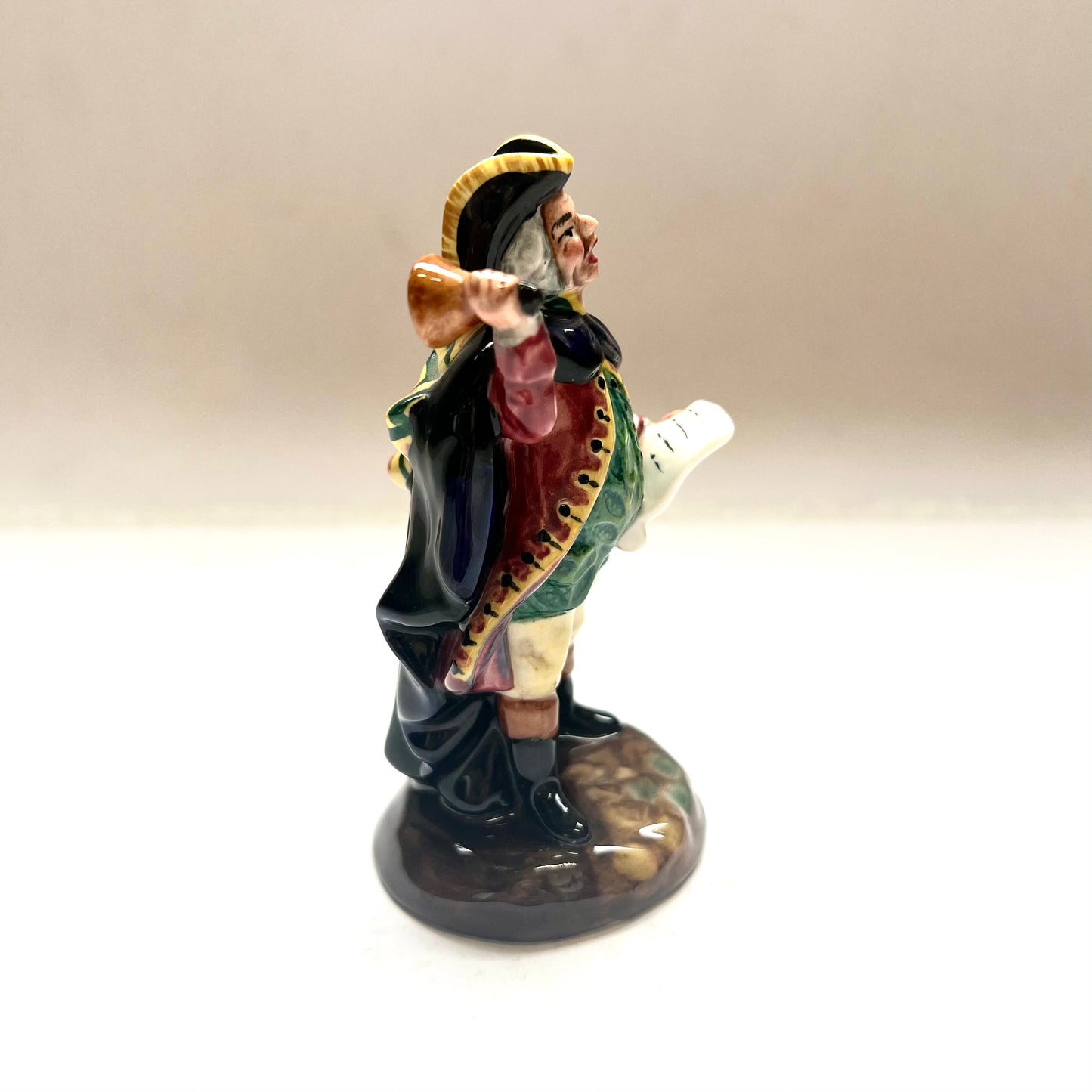 复古皇家道尔顿“Town Crier”微型雕像