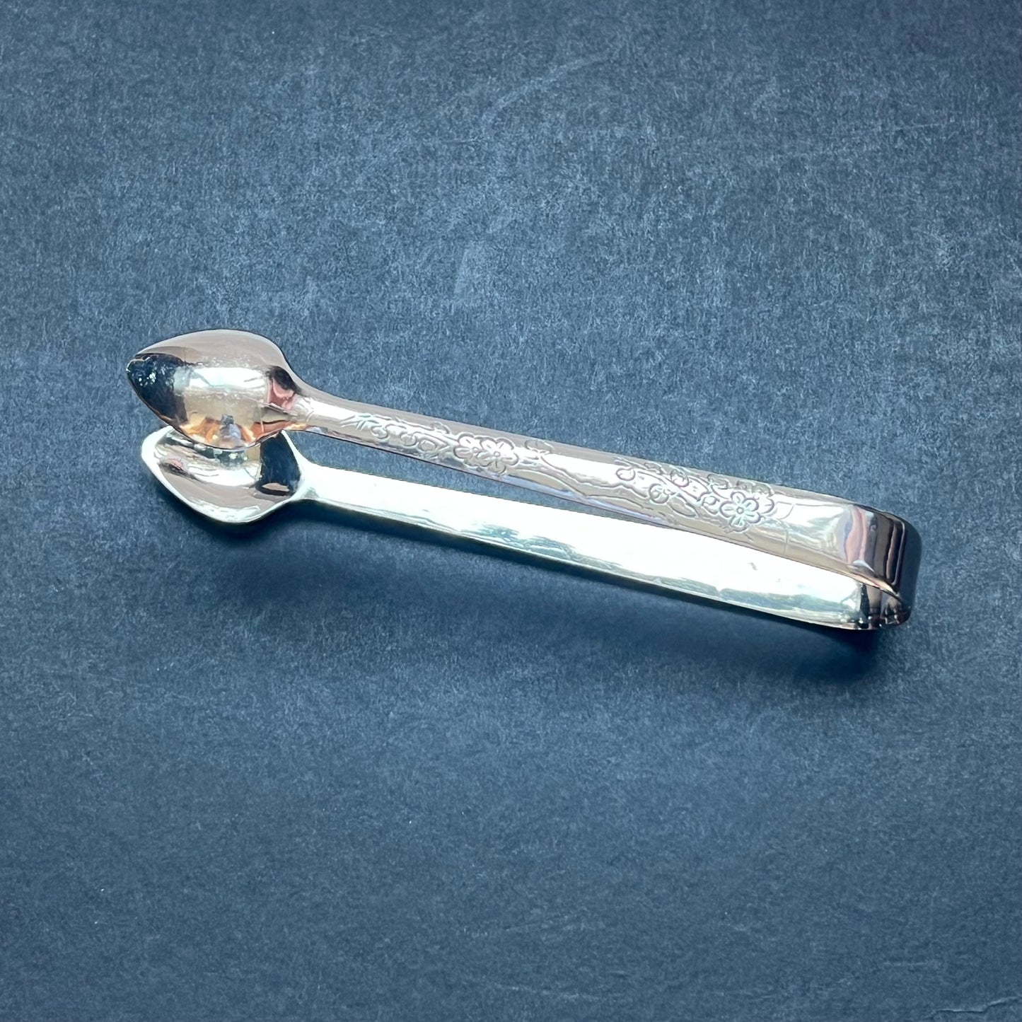 Pinzas chinas antiguas de plata para hielo o azúcar, Hung Chong & Co., 1830-1925