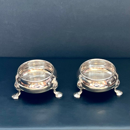 Lovely pair of Georgian sterling silver salt cellars, attributed to Peter Podio, a London silversmith