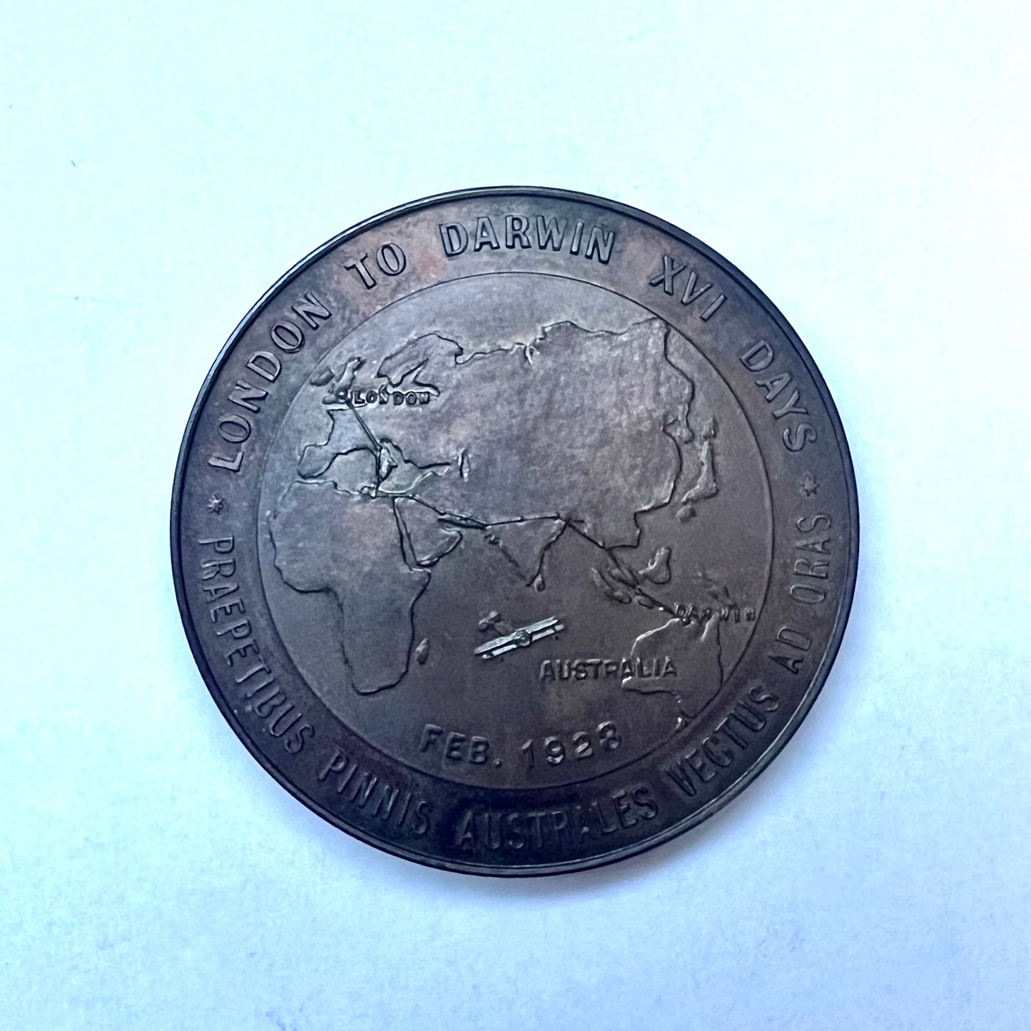 Medallón de bronce australiano antiguo, casi antiguo, de Bert Hinkler, de Londres a Darwin, 1928, Historia de la aviación poco común