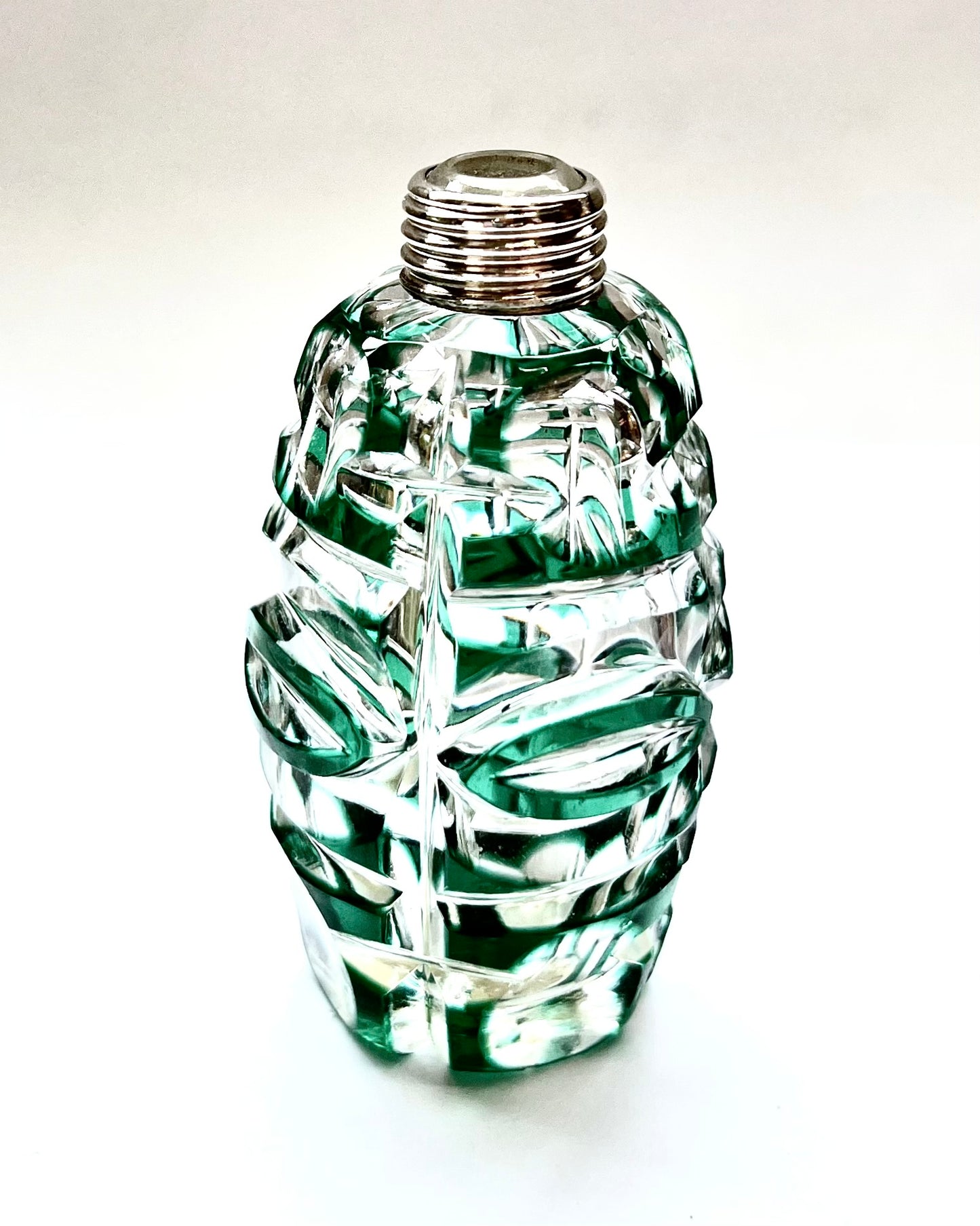 Beautiful Victorian late 19th century emerald green overlay cut glass and sterling silver scent bottle