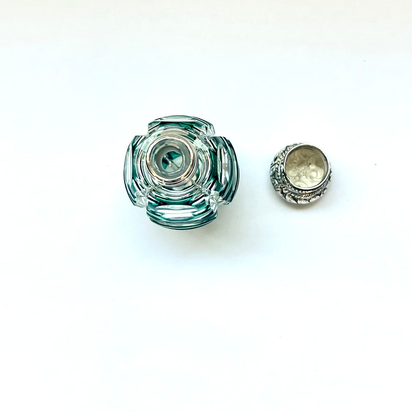 Beautiful Victorian late 19th century emerald green overlay cut glass and sterling silver scent bottle