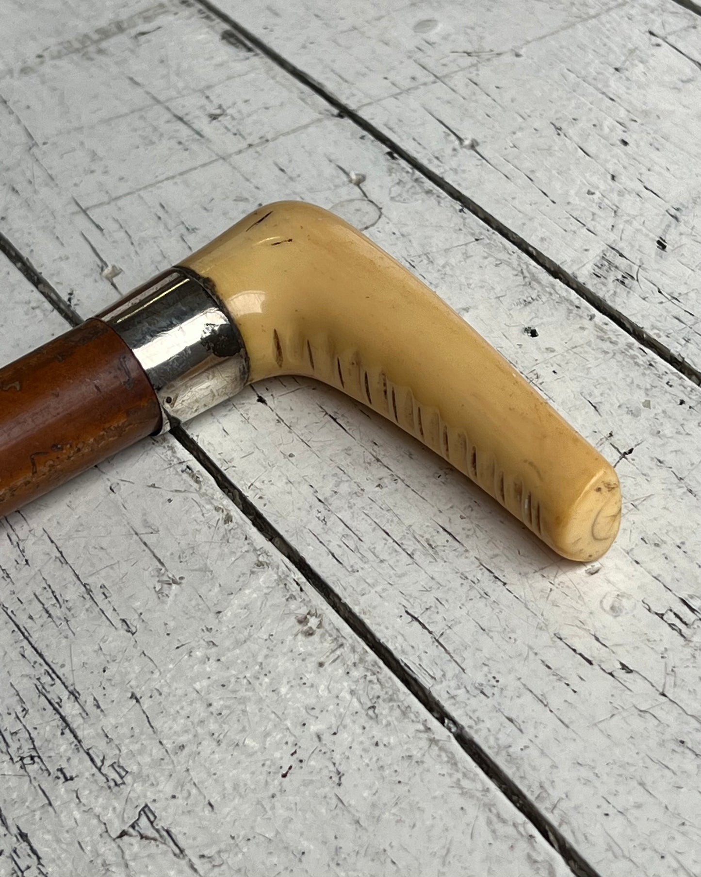 维多利亚晚期风格精美象牙手柄手杖,配纯银项圈