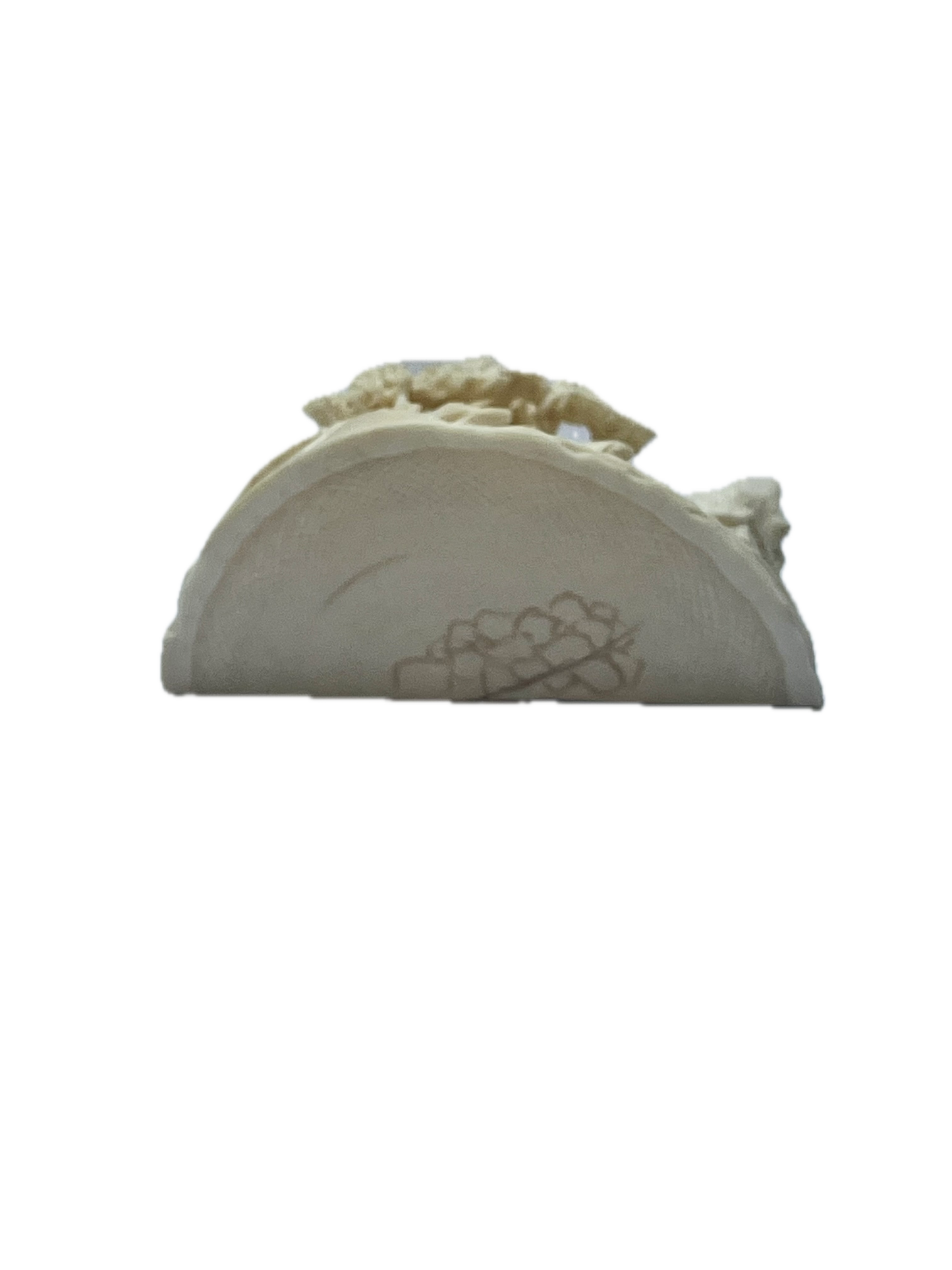 罕见而可爱的日本早期出口贸易象牙雕刻,河畔风景,约 19 世纪末