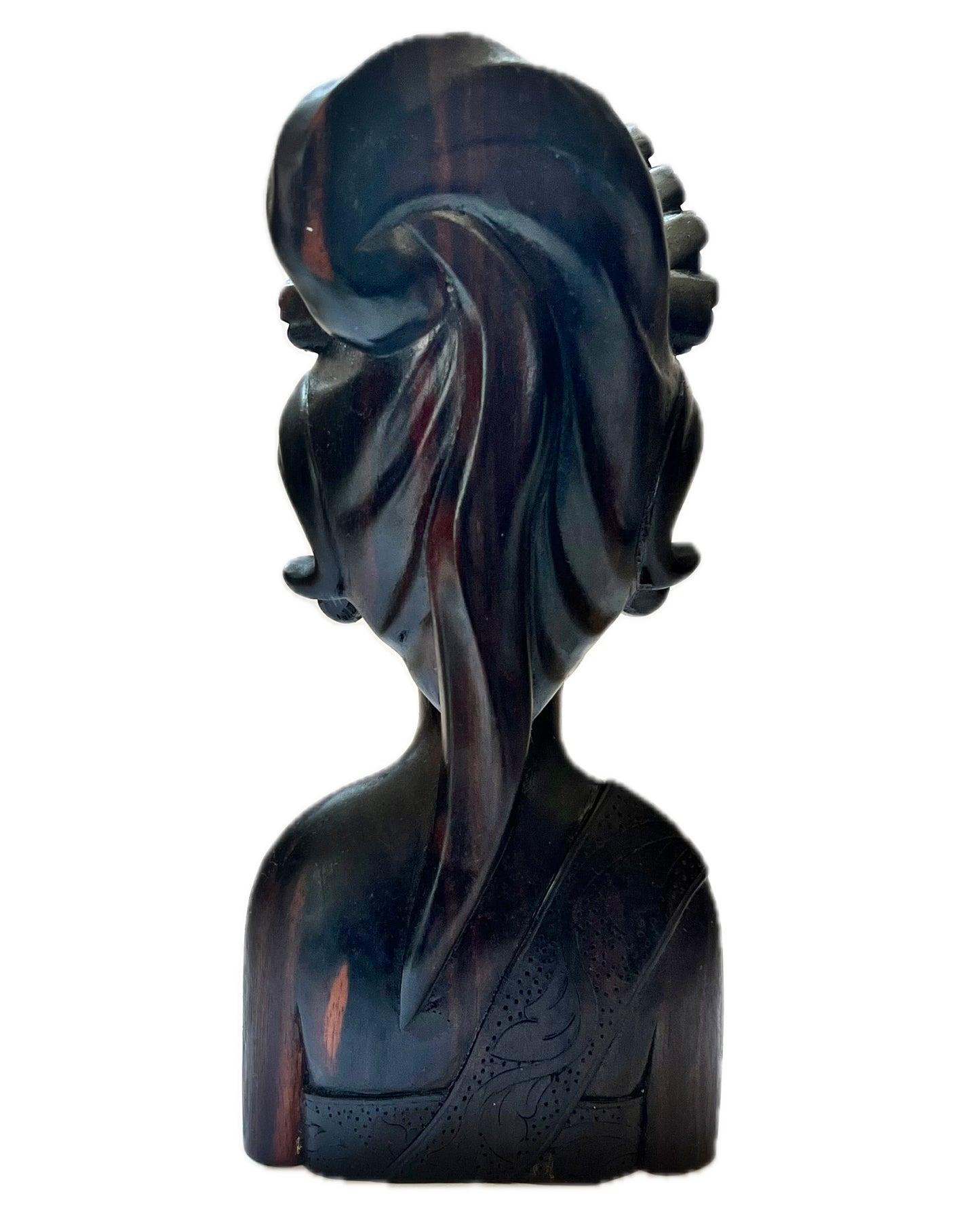 巴厘岛老式柚木雕刻的女士半身像,大约 20 世纪初至中期在巴图巴兰雕刻而成,