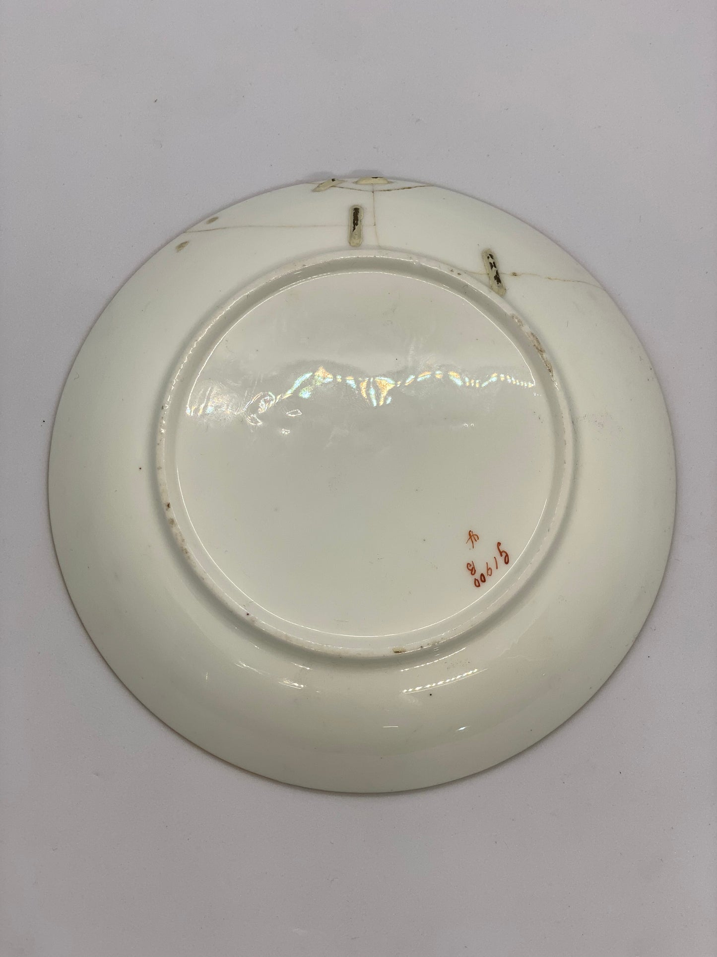 Juego de taza de té y platillo Minton antiguo de alrededor de 1874 en un diseño poco común con reparaciones básicas históricas