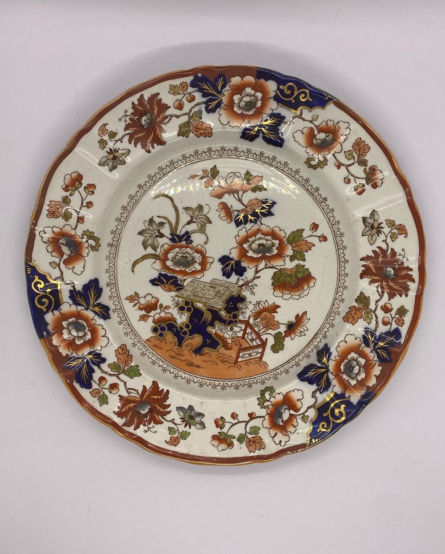 Plato de piedra de hierro estilo Imari de la época victoriana, finamente elaborado