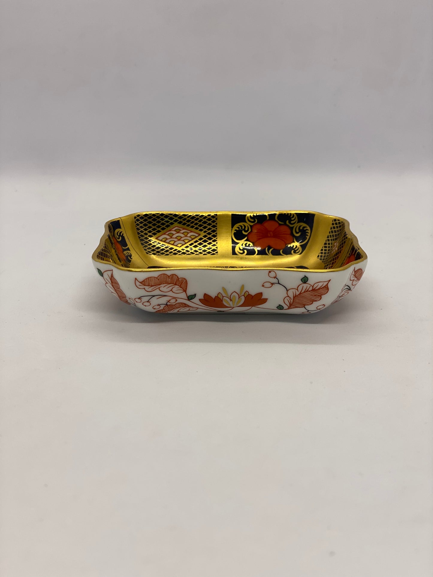 Plato de baratijas vintage Royal Crown Derby con patrón Imari antiguo TAL CUAL