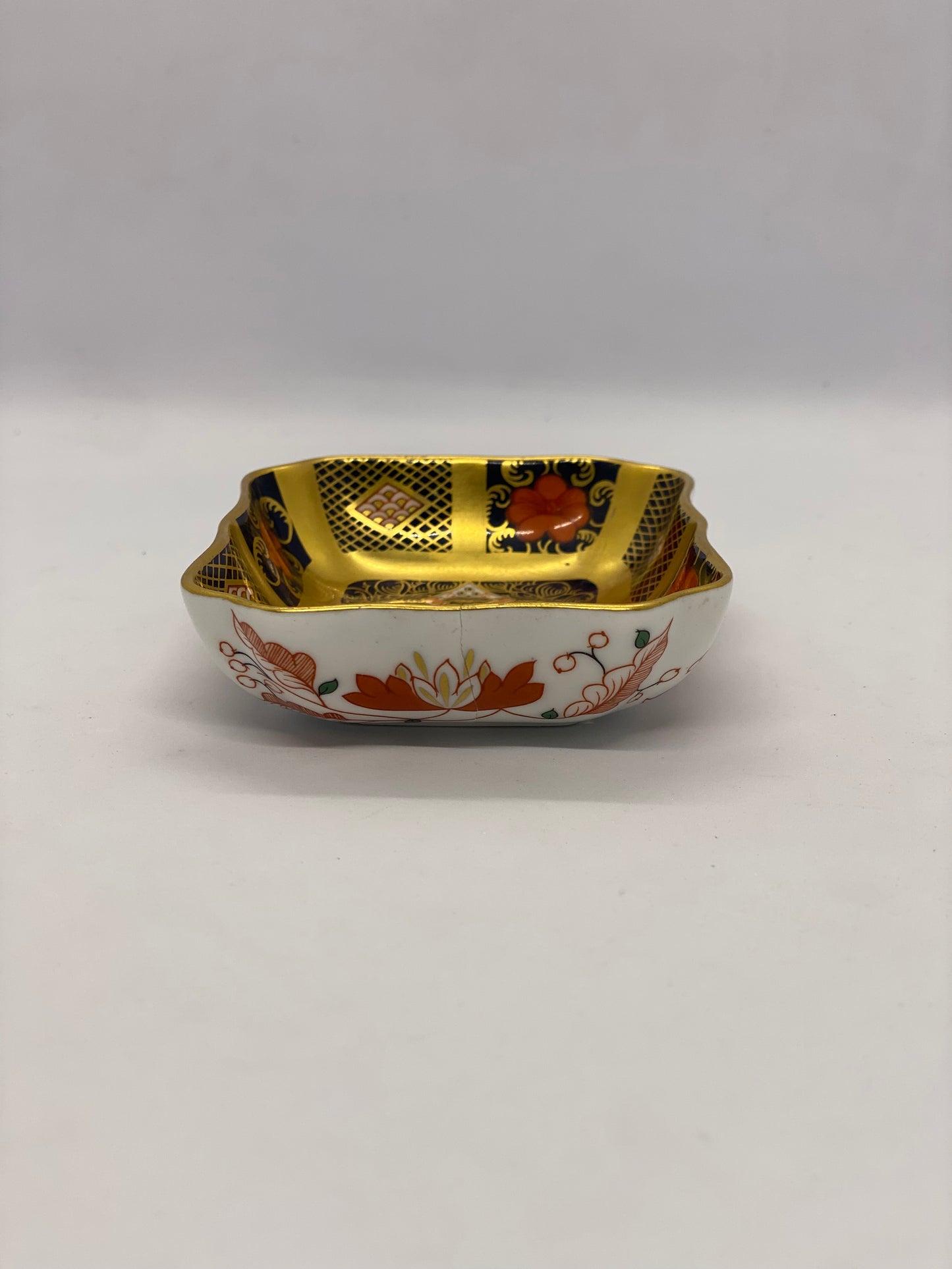 Plato de baratijas vintage Royal Crown Derby con patrón Imari antiguo TAL CUAL