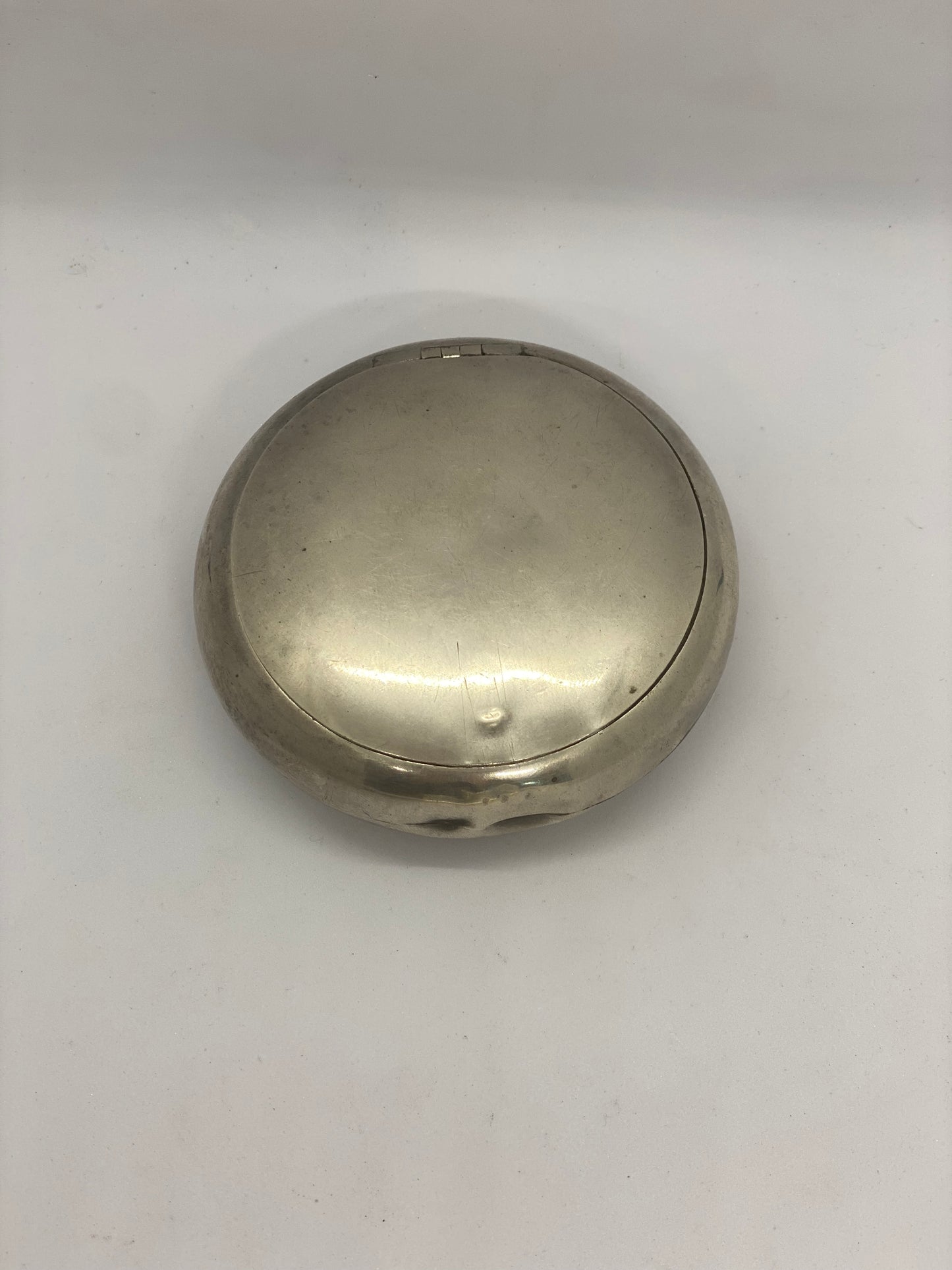 古董 Walker and Hall 纯银烟草盒,约 1905 年