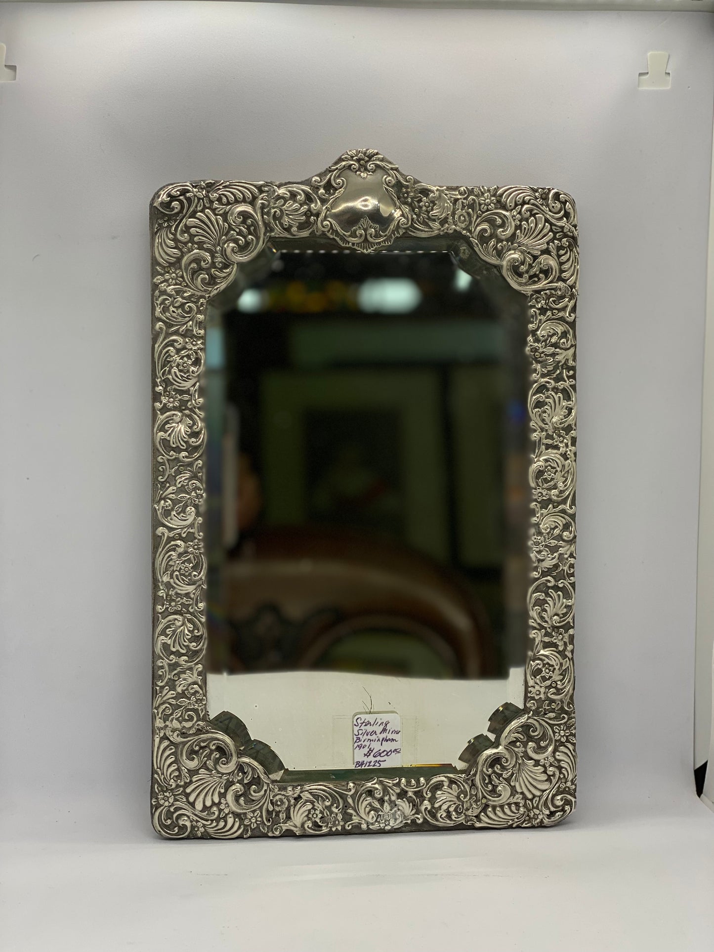 亨利·马修斯 (Henry Matthews) 制作的古董爱德华纯银镜,伯明翰,1901 年