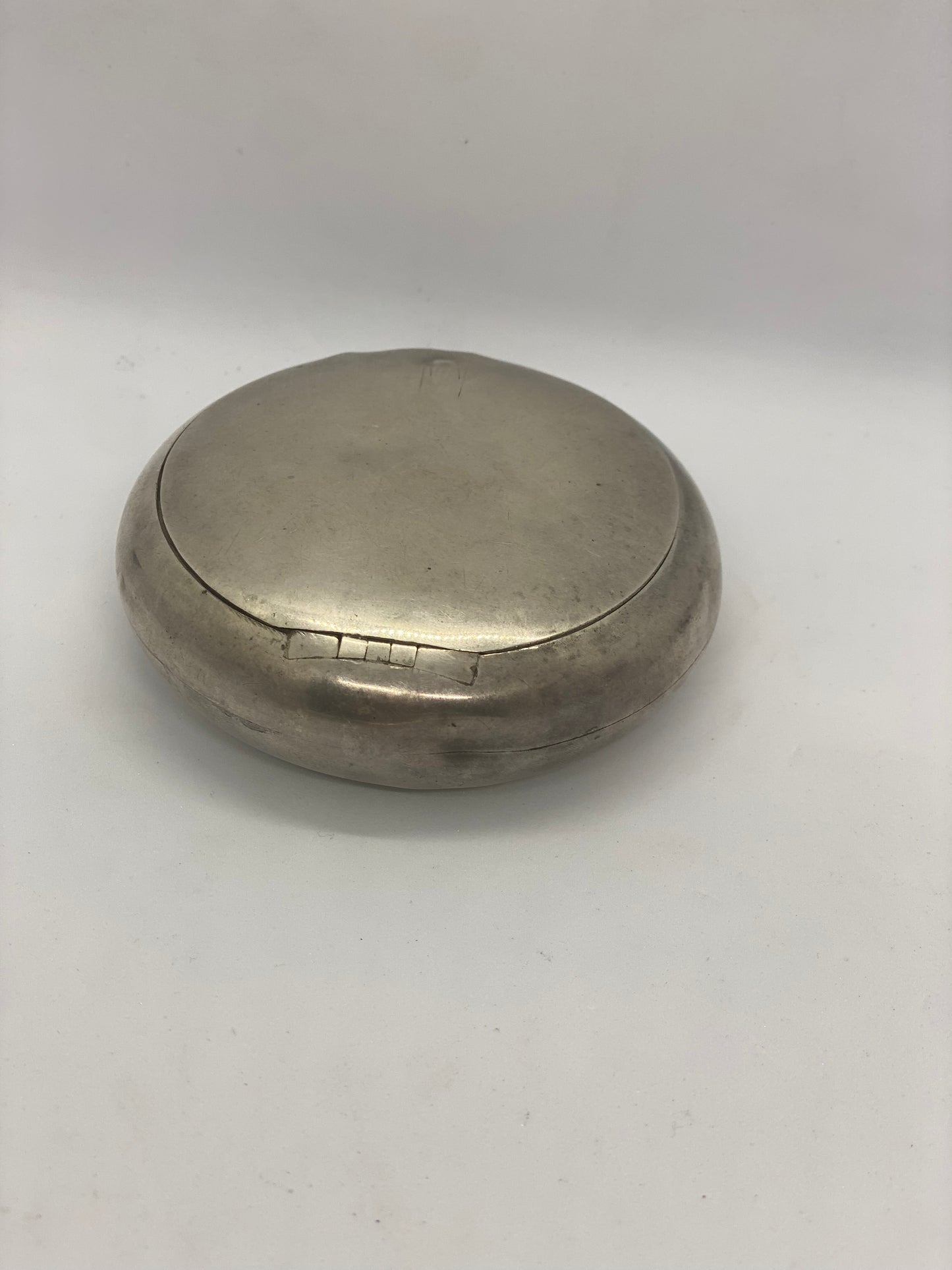 古董 Walker and Hall 纯银烟草盒,约 1905 年