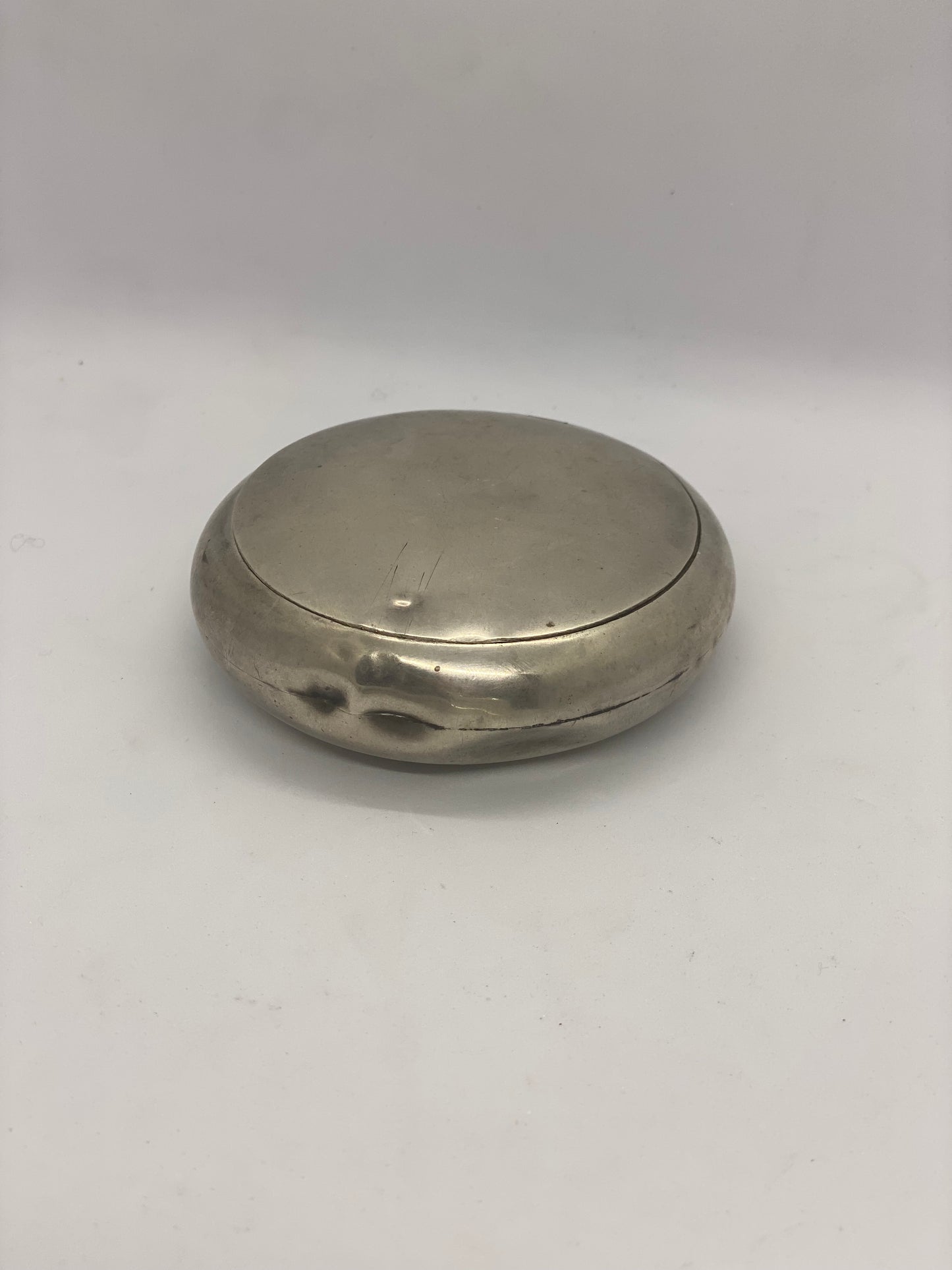 古董 Walker and Hall 纯银烟草盒,约 1905 年