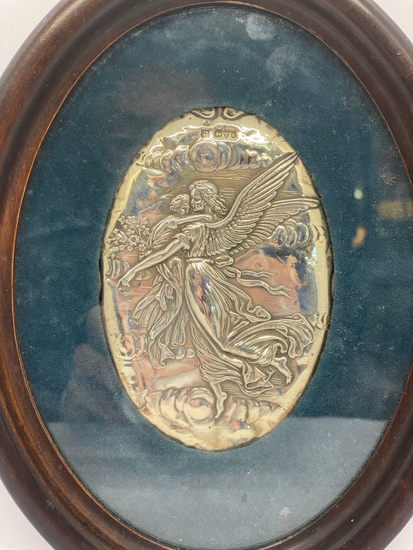 爱德华时代雷诺兹天使抱子匾,切斯特,1905 年,迪肯父子公司