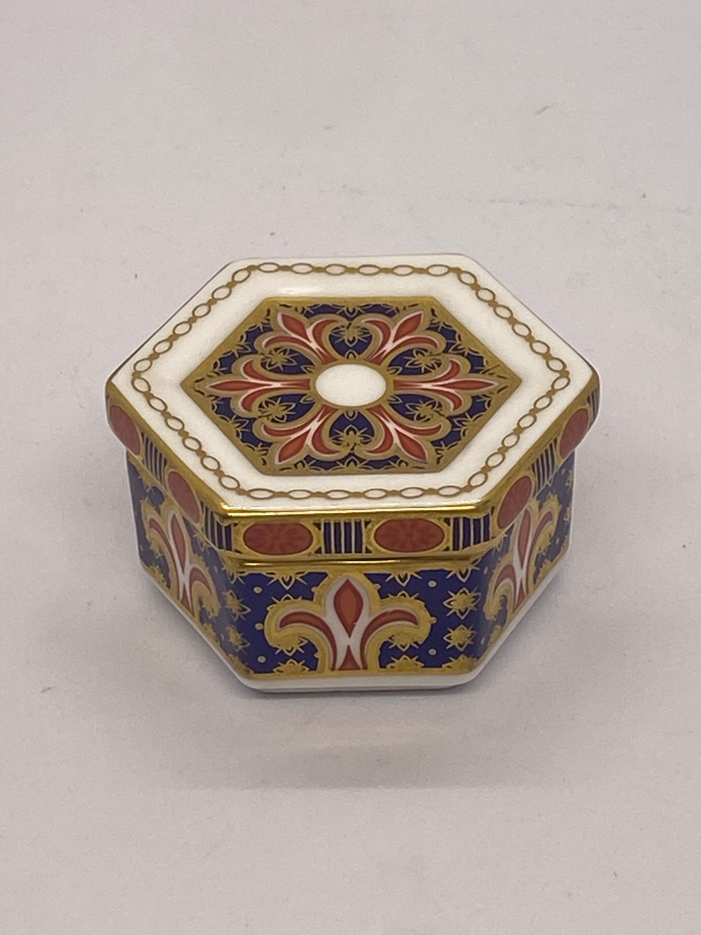 Vintage Royal Crown Derby Octagonal Shaped Imari Style Pill Box / Trinket Pot