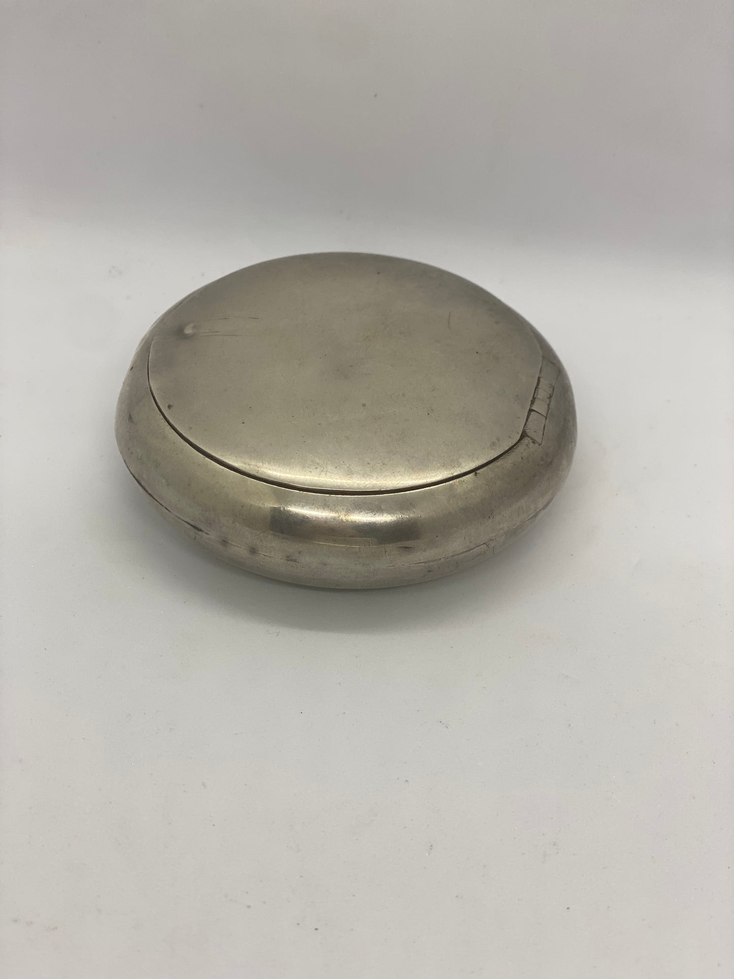 古董 Walker and Hall 纯银烟草盒,约 1905 年