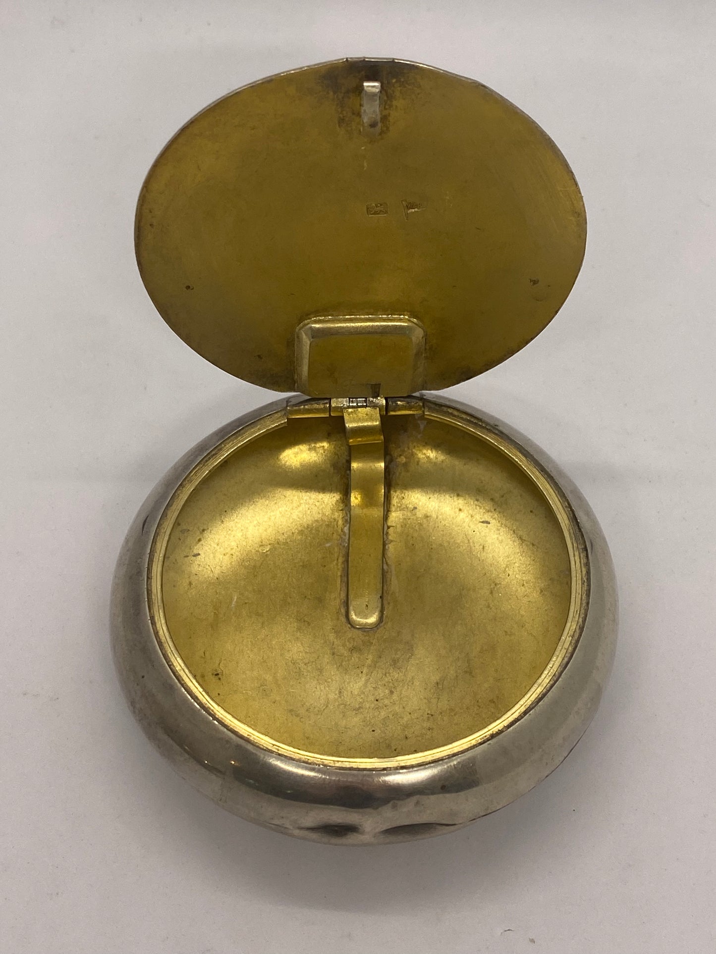 古董 Walker and Hall 纯银烟草盒,约 1905 年