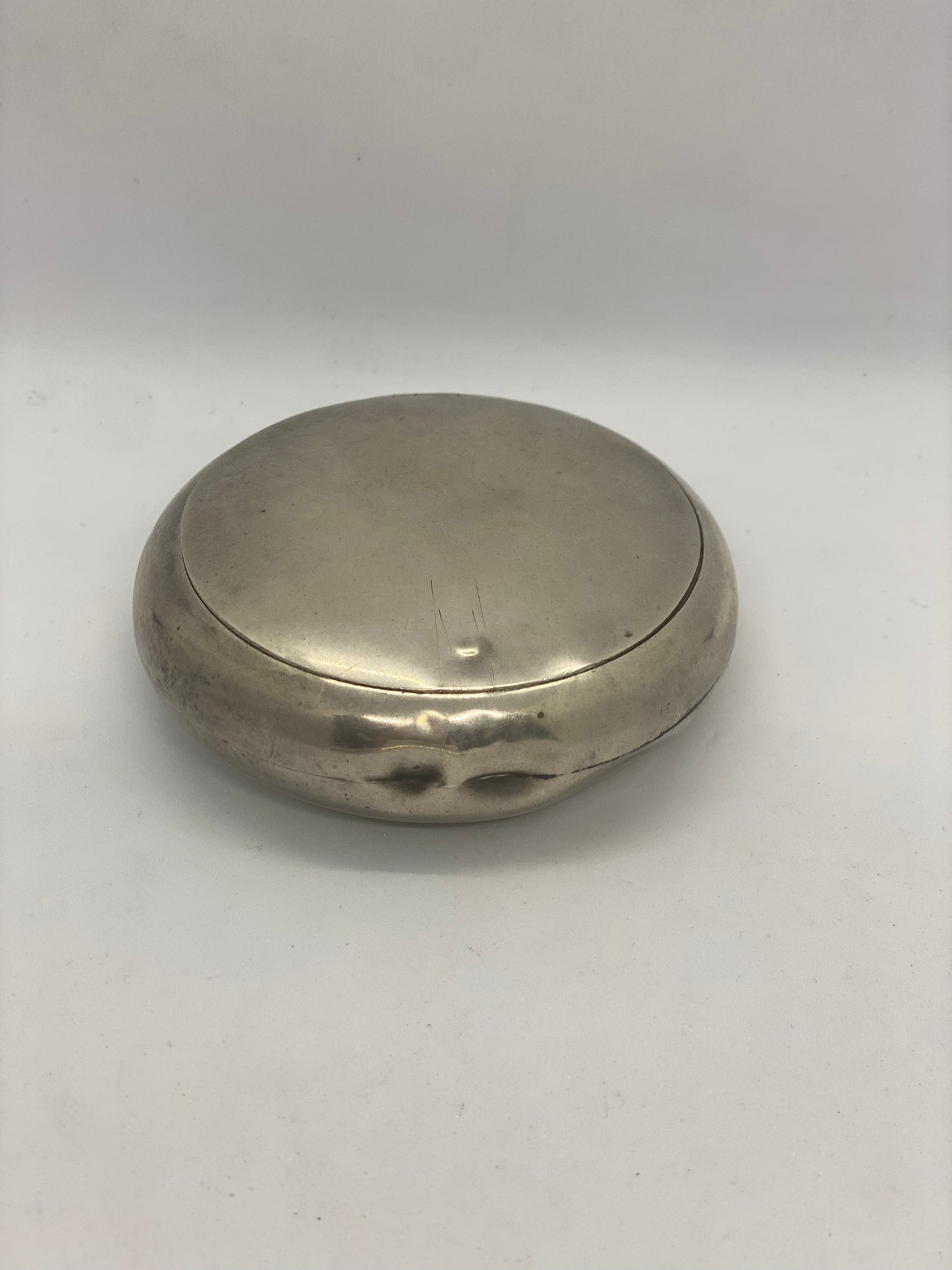 古董 Walker and Hall 纯银烟草盒,约 1905 年