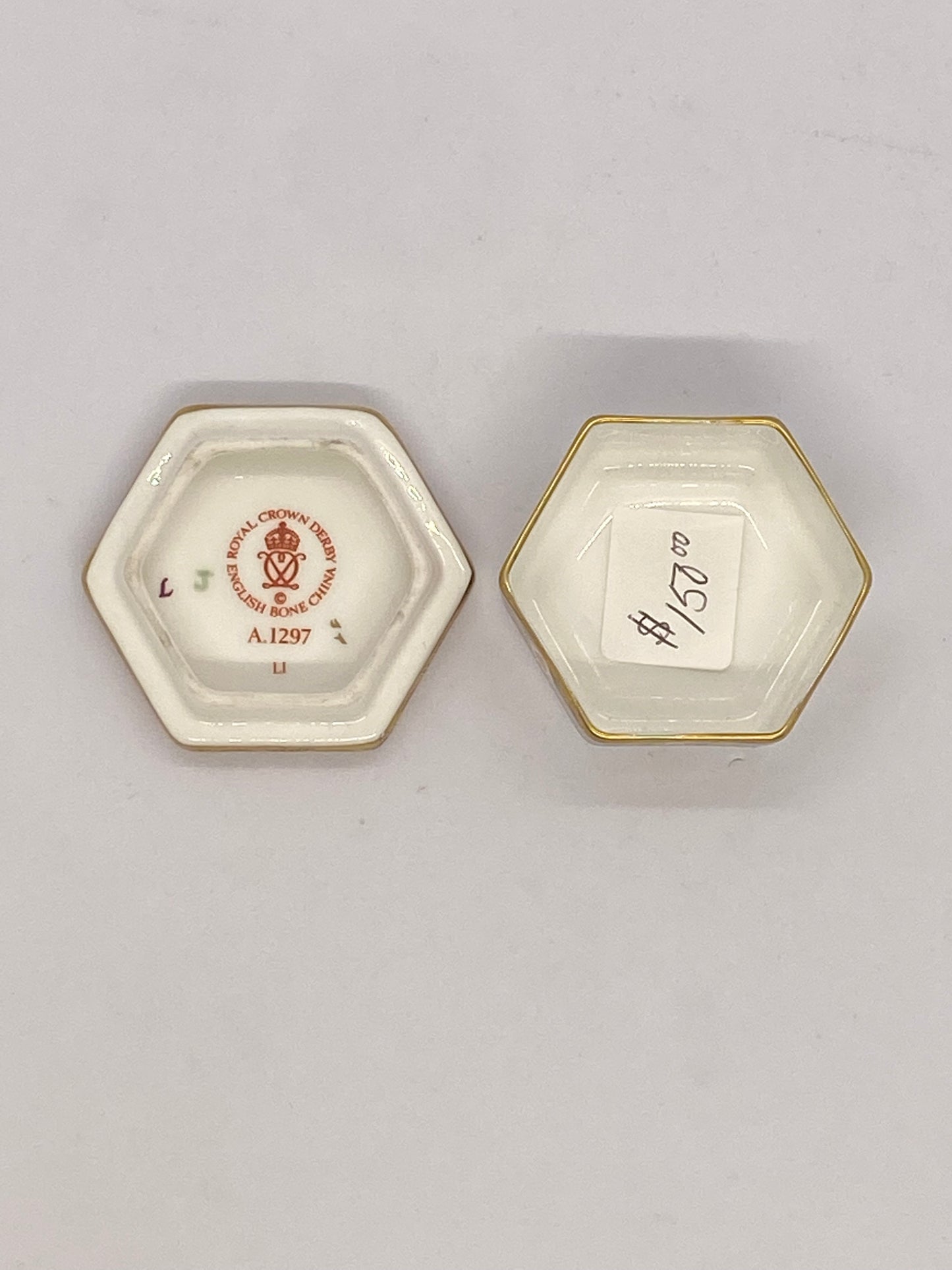 Vintage Royal Crown Derby Octagonal Shaped Imari Style Pill Box / Trinket Pot