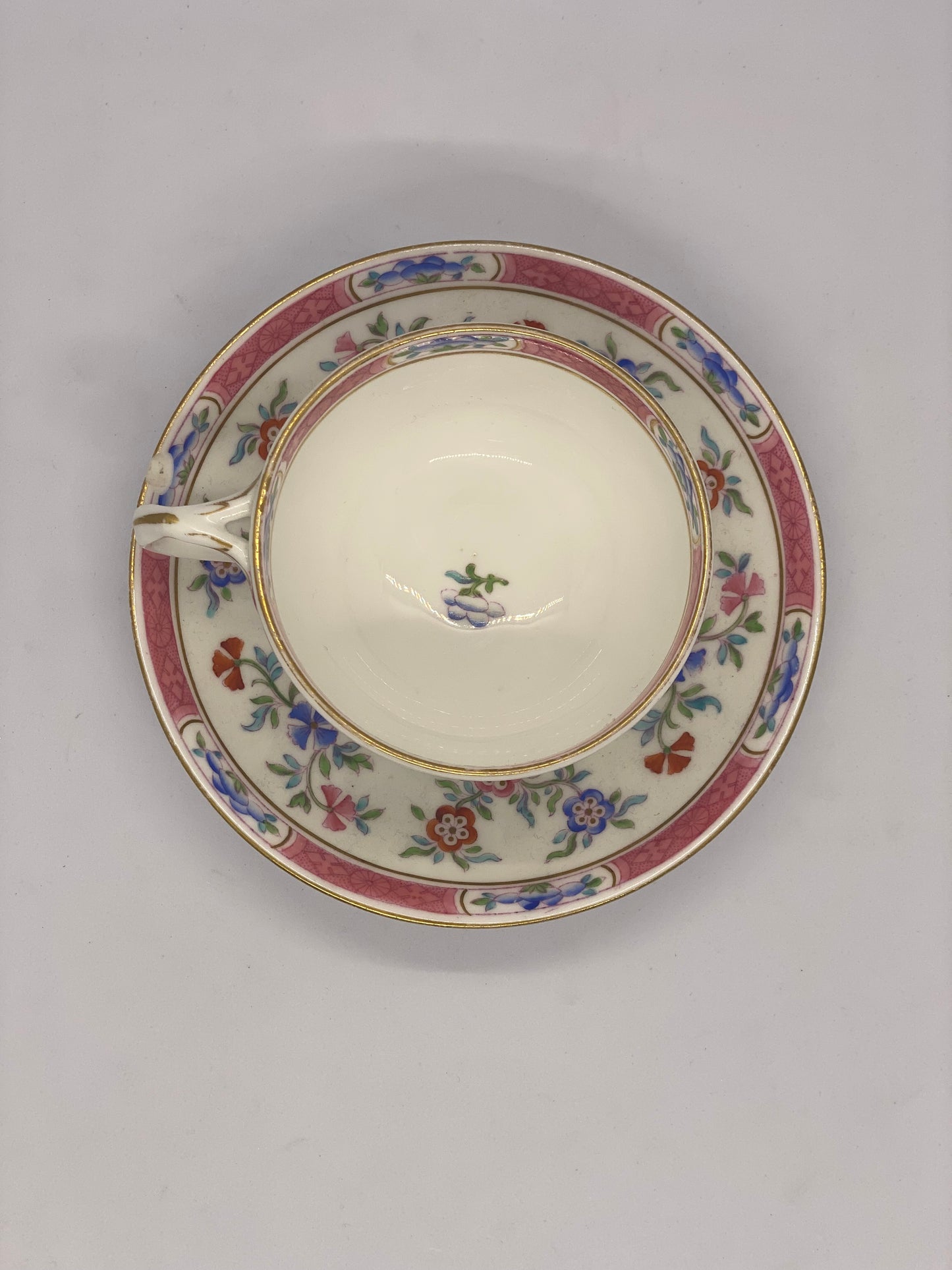Juego de taza de té y platillo Minton de inspiración chinoiserie antiguo, circa 1858
