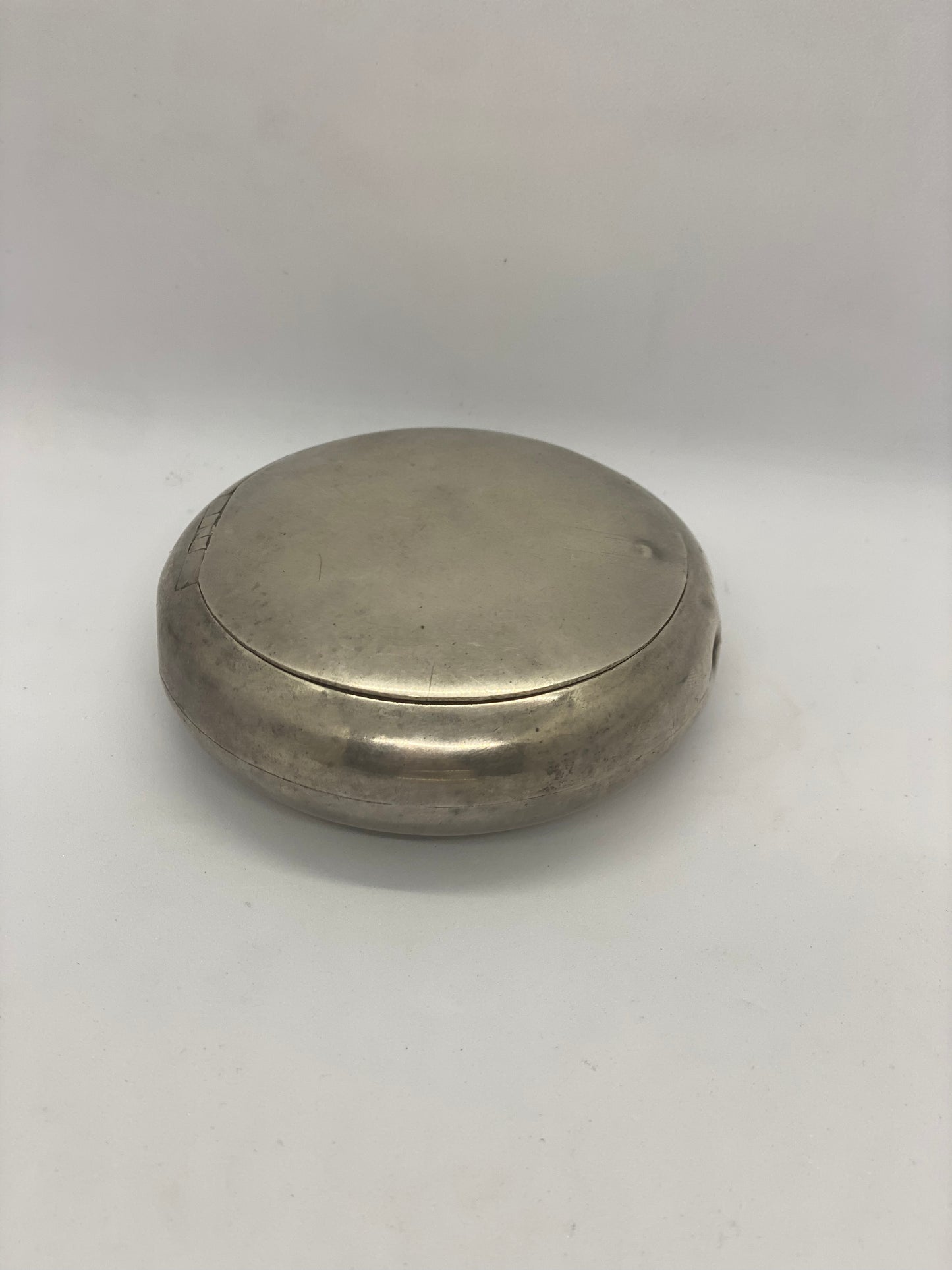 古董 Walker and Hall 纯银烟草盒,约 1905 年