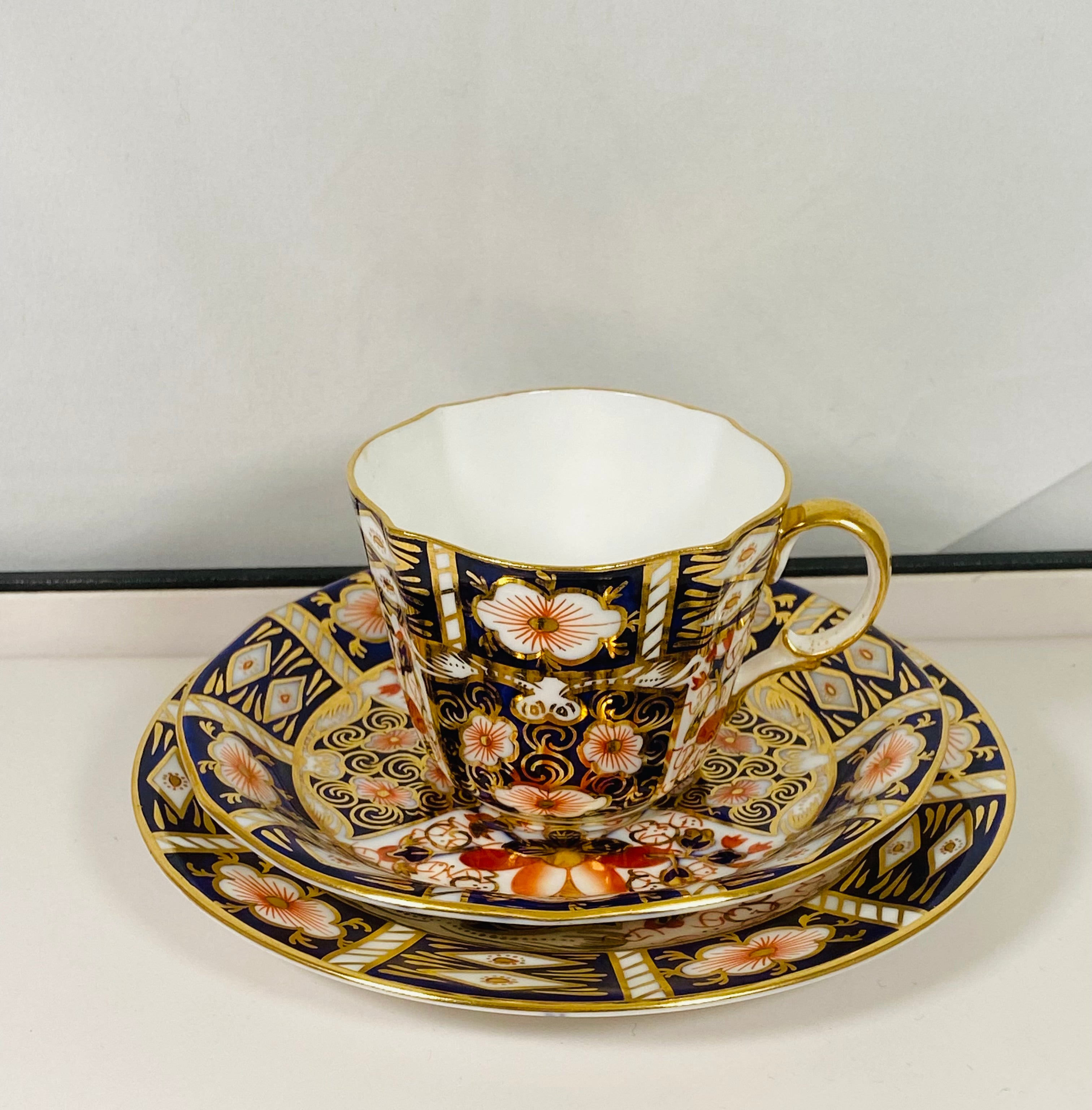 Vintage Royal Crown Derby Old Imari Pattern 2451 Teacup Trios