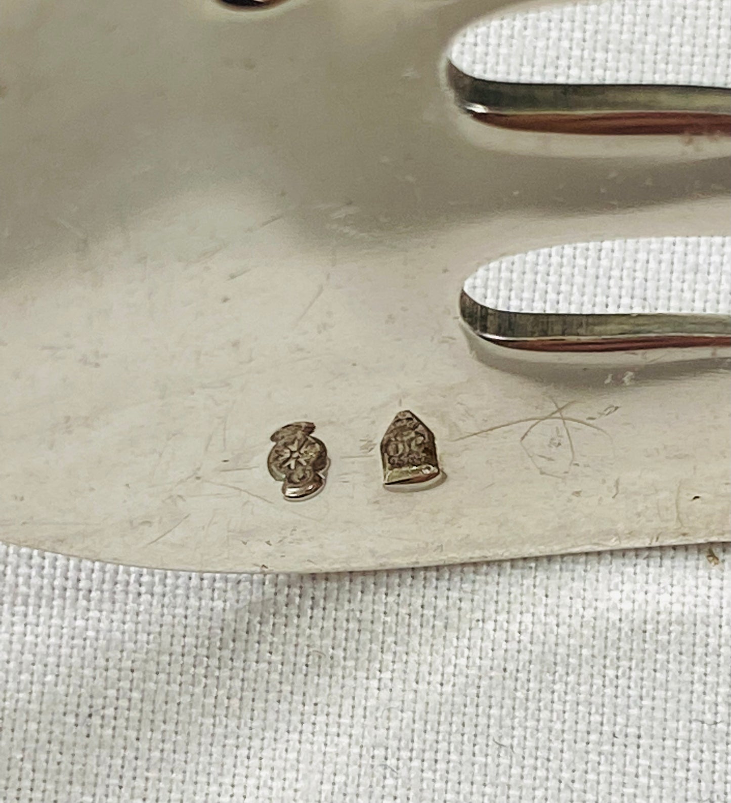 一套 6 件 Cardeilhac / Christofle 法国 .950 牡蛎叉,约 1951-1983 年。