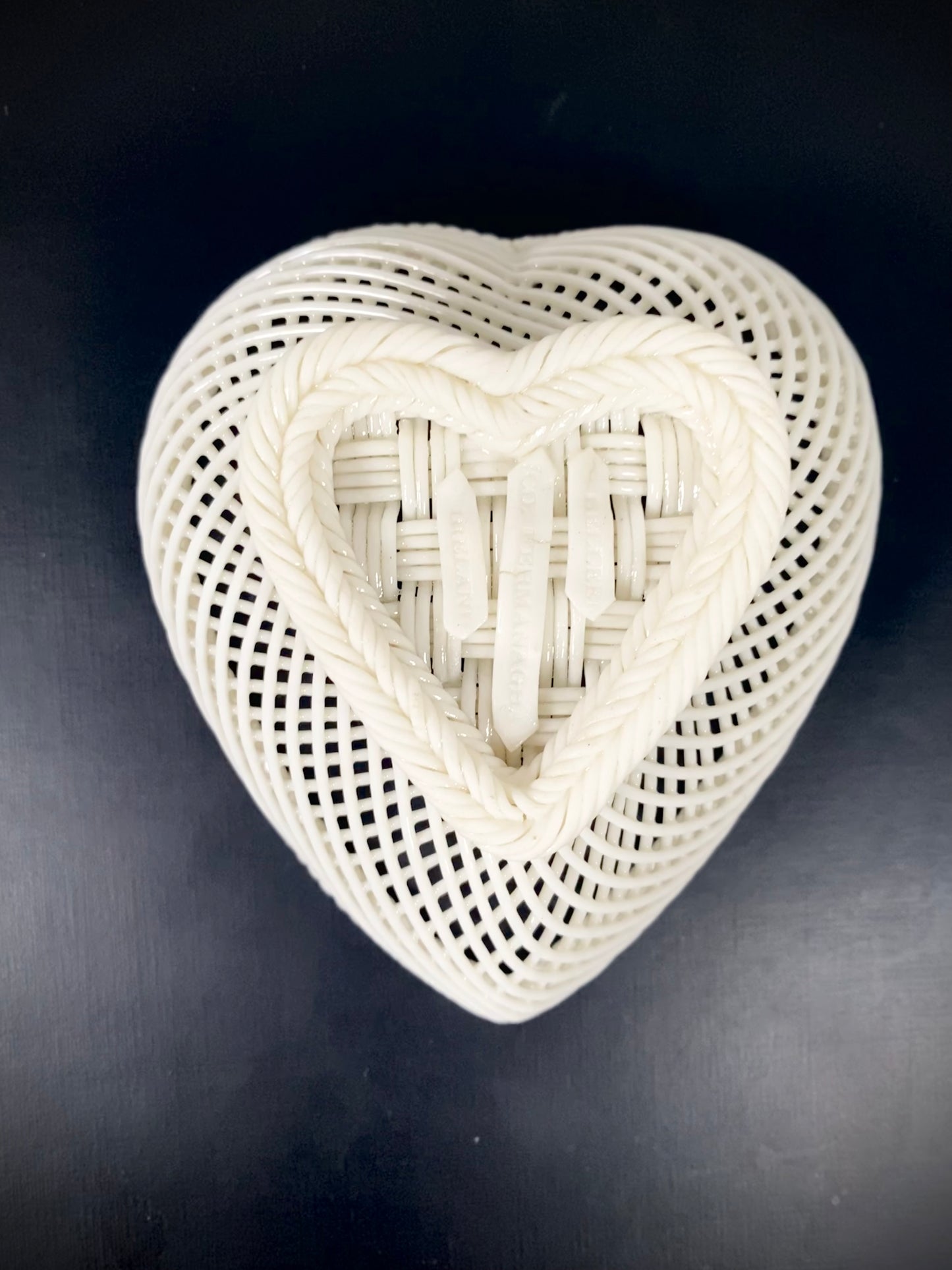 Heart-Shaped Belleek Basket, 1890-1920, 2nd Period / Slater