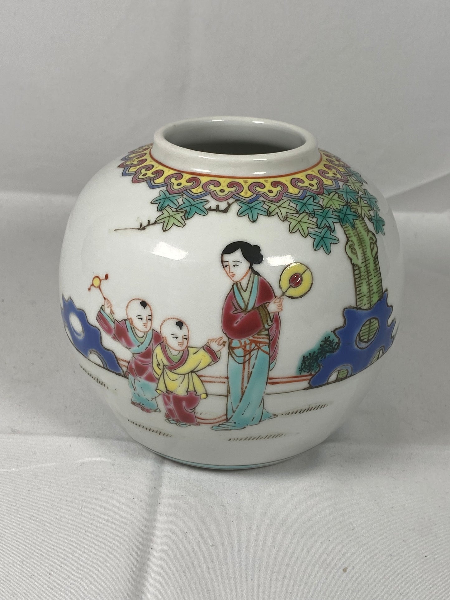 Midcentury 1960s Jingdezhen ginger jar, Amoy Canning Corporation, Missing Lid