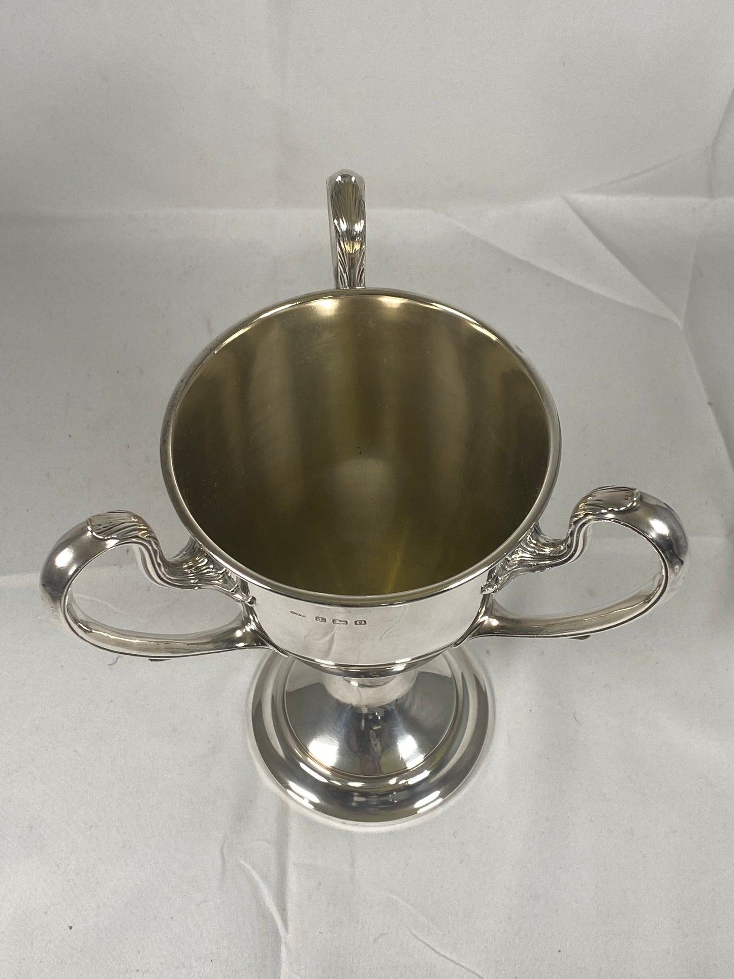 Copa Gorham de plata esterlina con tres asas, de Jorge VI, Birmingham, 1938