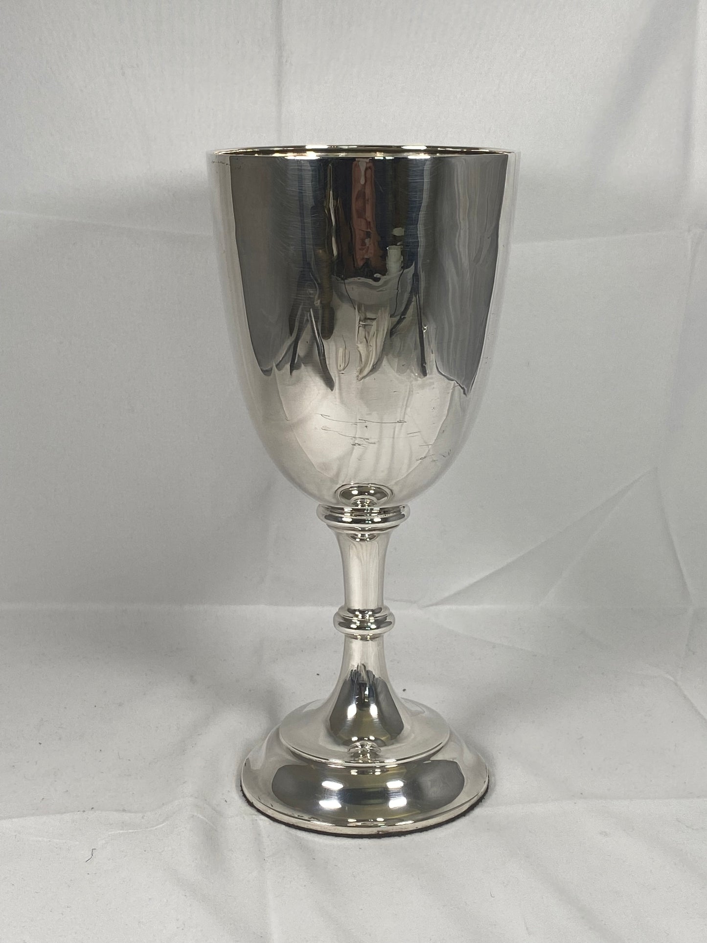 Copa/Cáliz de plata esterlina antigua de Jorge V, Boynton & Sons. Londres, 1912.