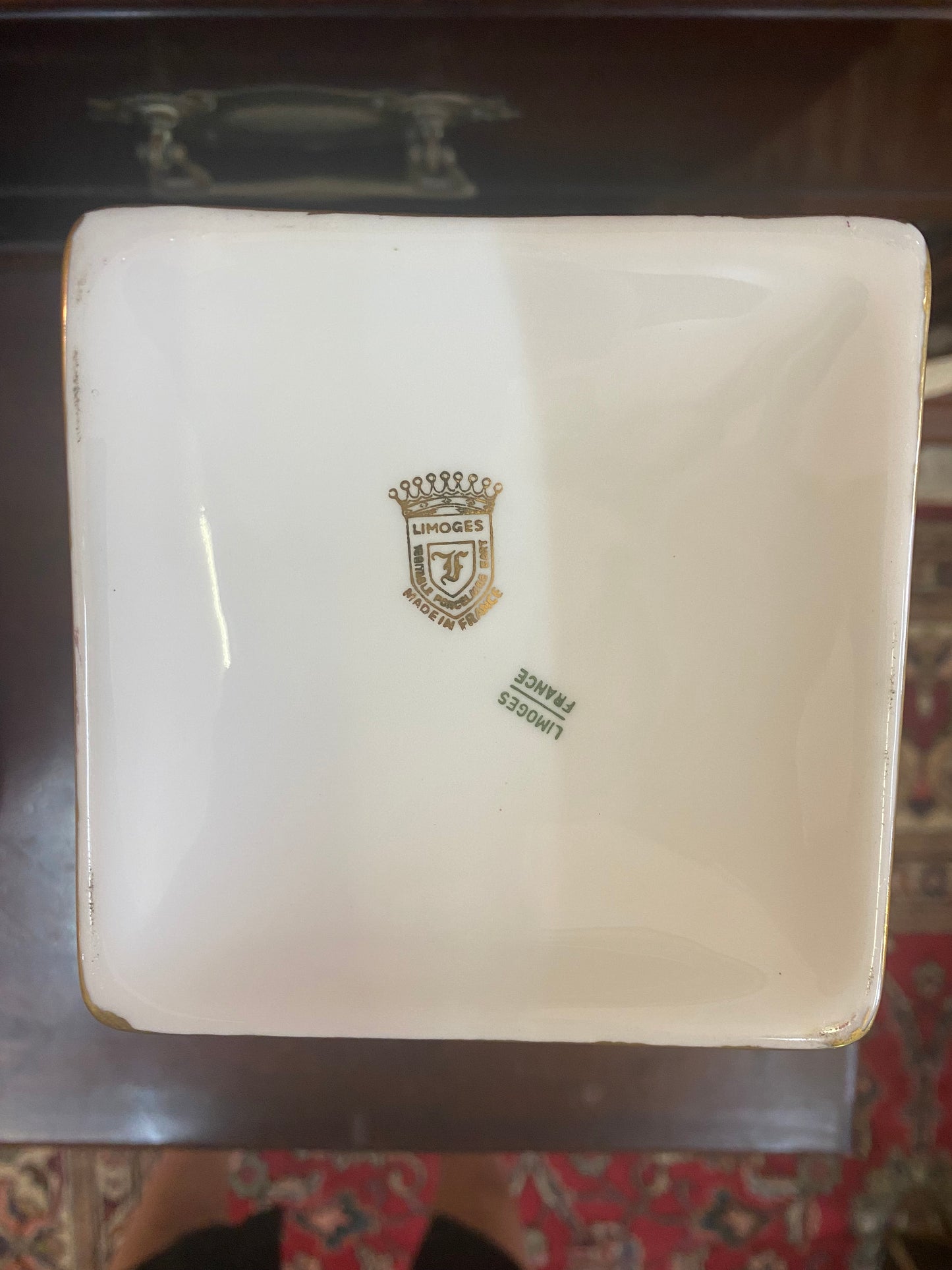 Par de jarrones franceses de Limoges, mediados de siglo