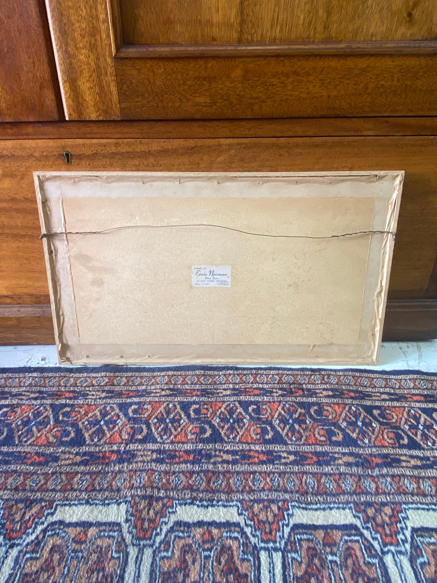 Grabado hawaiano de Eugene Savage, enmarcado a mediados de siglo, circa 1940-1950. "Festival del Mar".