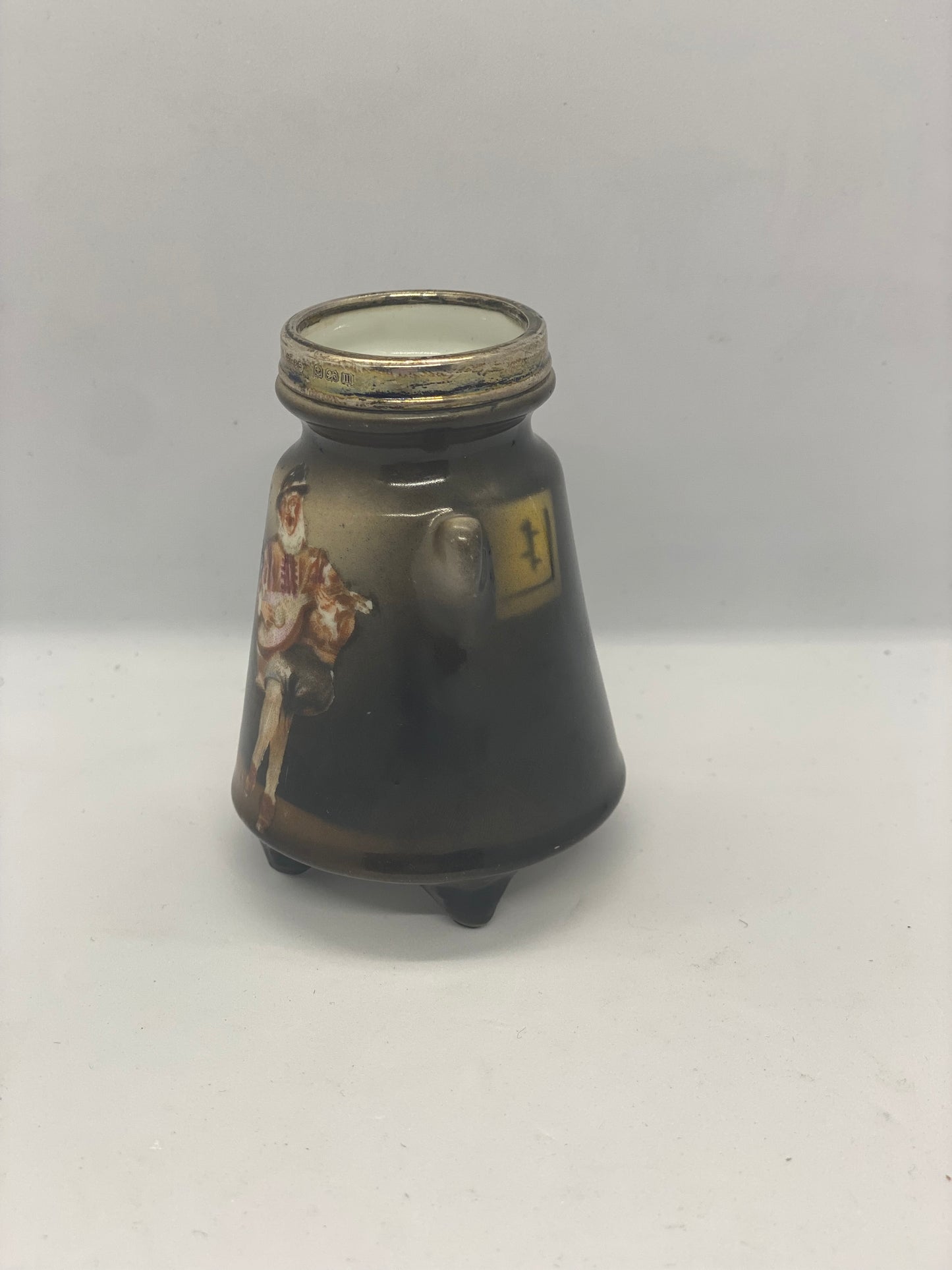 皇家拜罗伊特花束花瓶配纯银边缘,伯明翰 1911 年