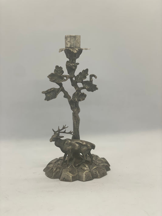 Candelabro de estilo victoriano continental europeo con motivo de ciervo bañado en plata