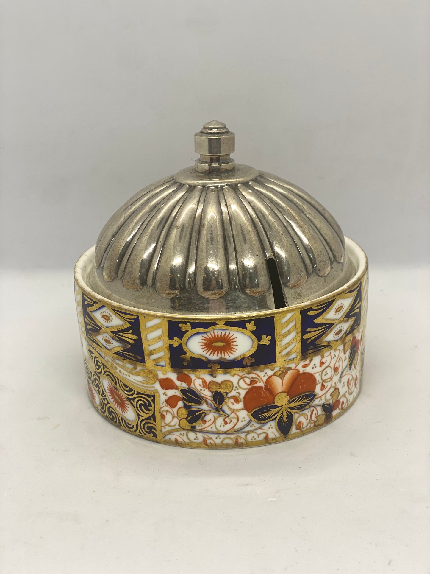 Plato estilo Imari de Davenport, circa 1870-1886