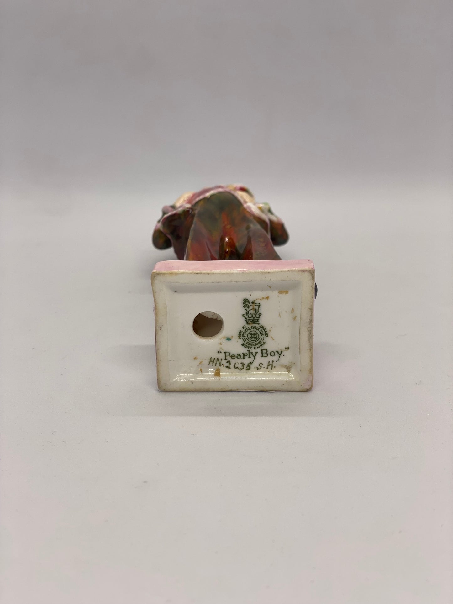 复古中世纪皇家道尔顿“珍珠男孩”小雕像,约 1950 年