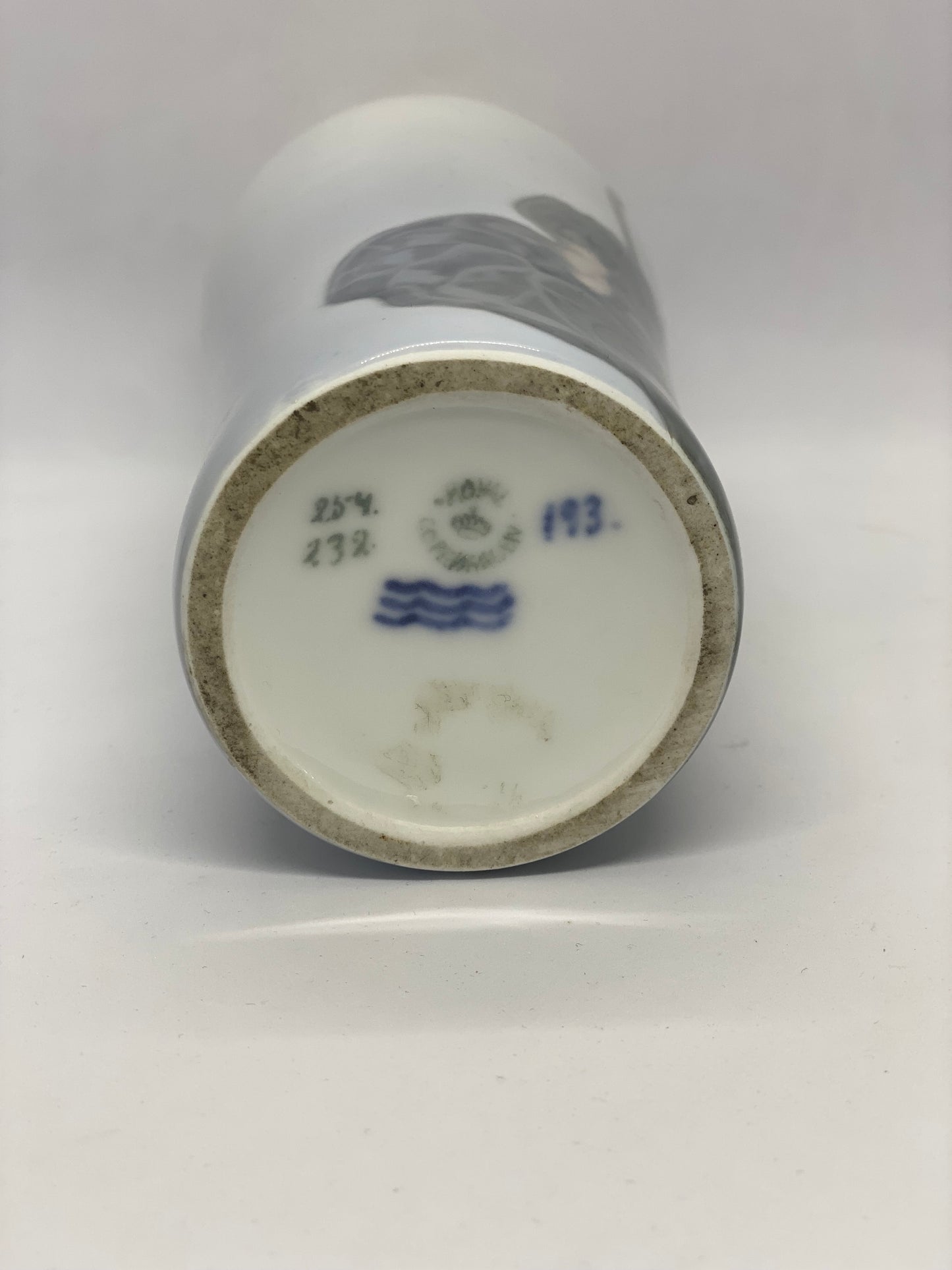 复古皇家哥本哈根新艺术风格花瓶与风格化的睡莲