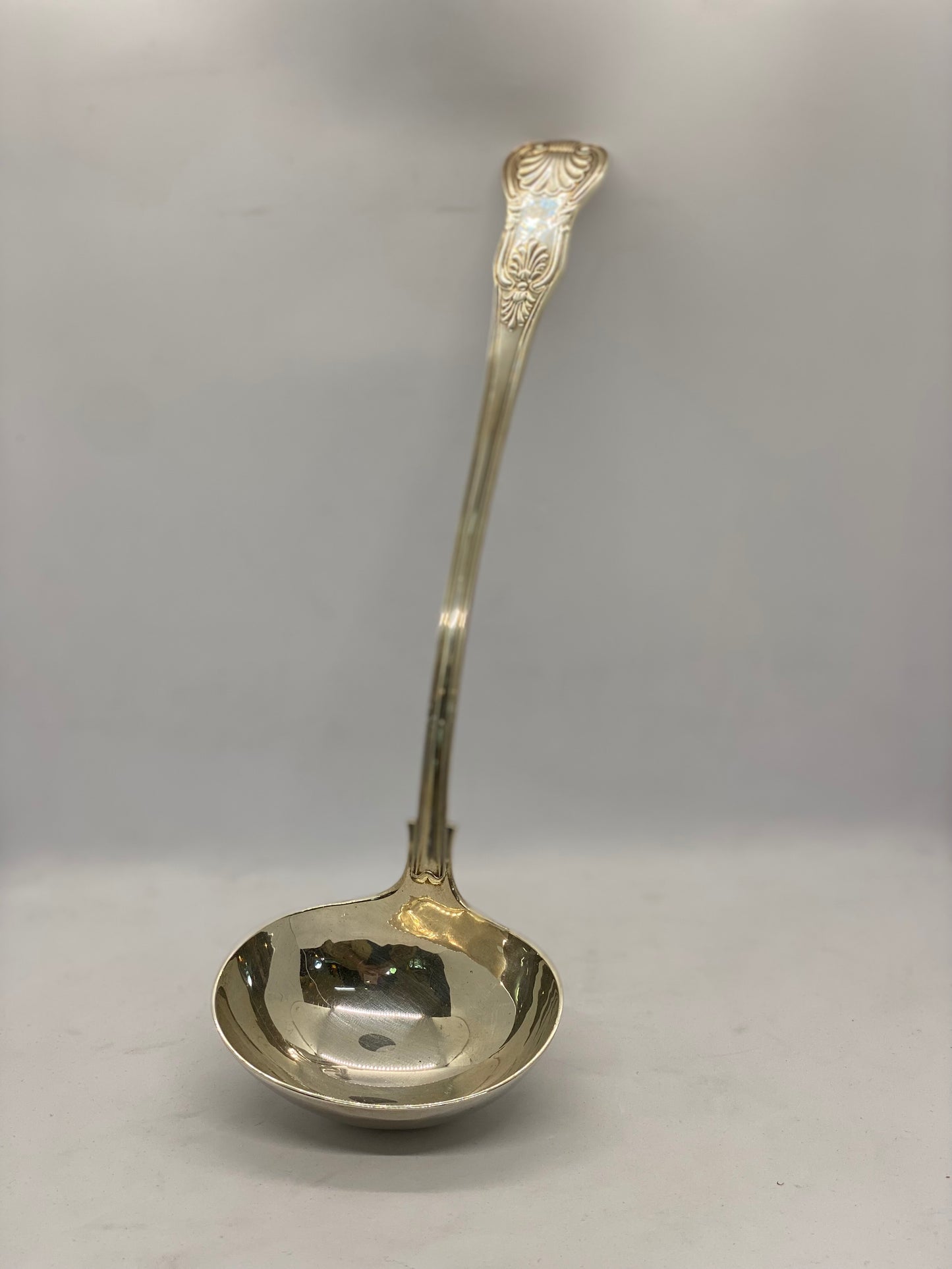 Cucharón con diseño de la Reina, muy coleccionable, de William Bateman y Daniel Ball, 1840.