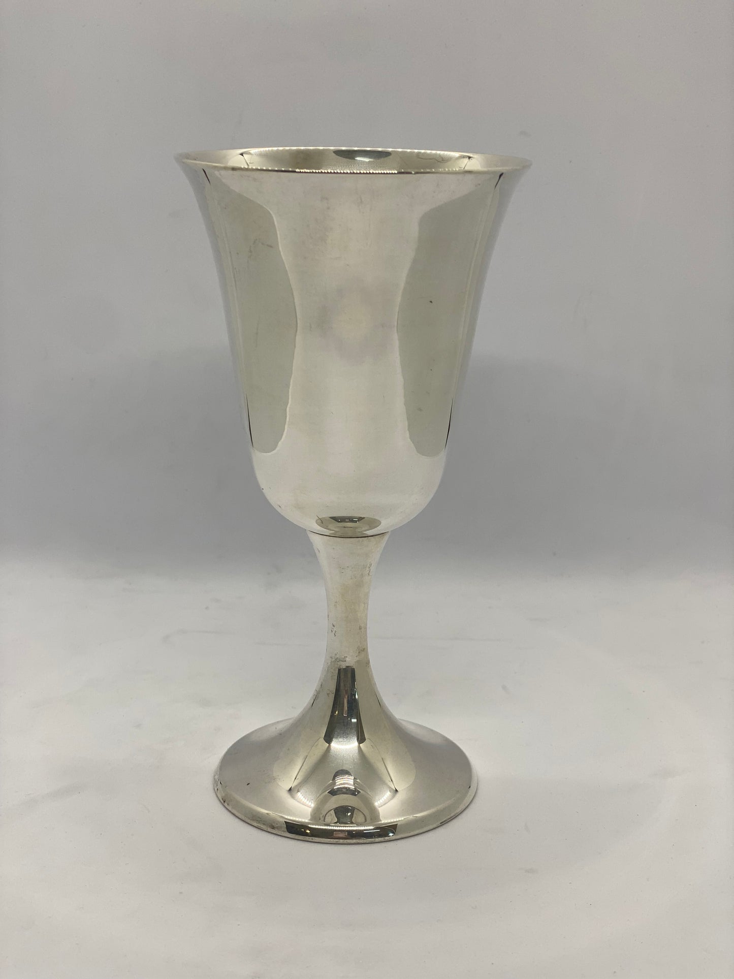 戈勒姆纯银高脚杯,20 世纪 70 年代