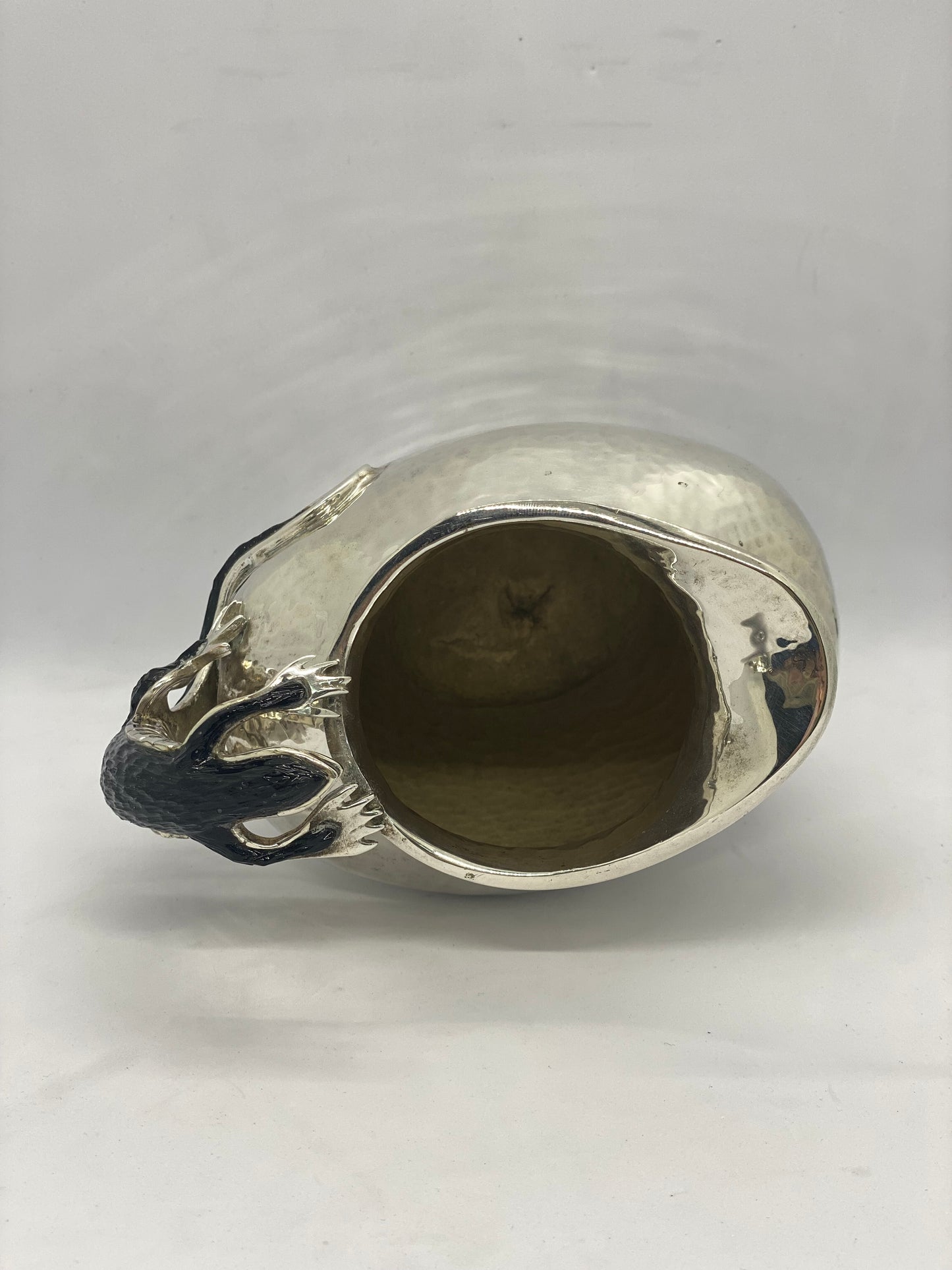 Jarra vintage de Emilia Castillo de mediados de siglo con asa de lagarto