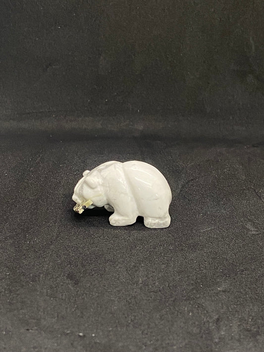 Figura vintage de oso inuit, arte indígena ártico, esteatita y jaspe