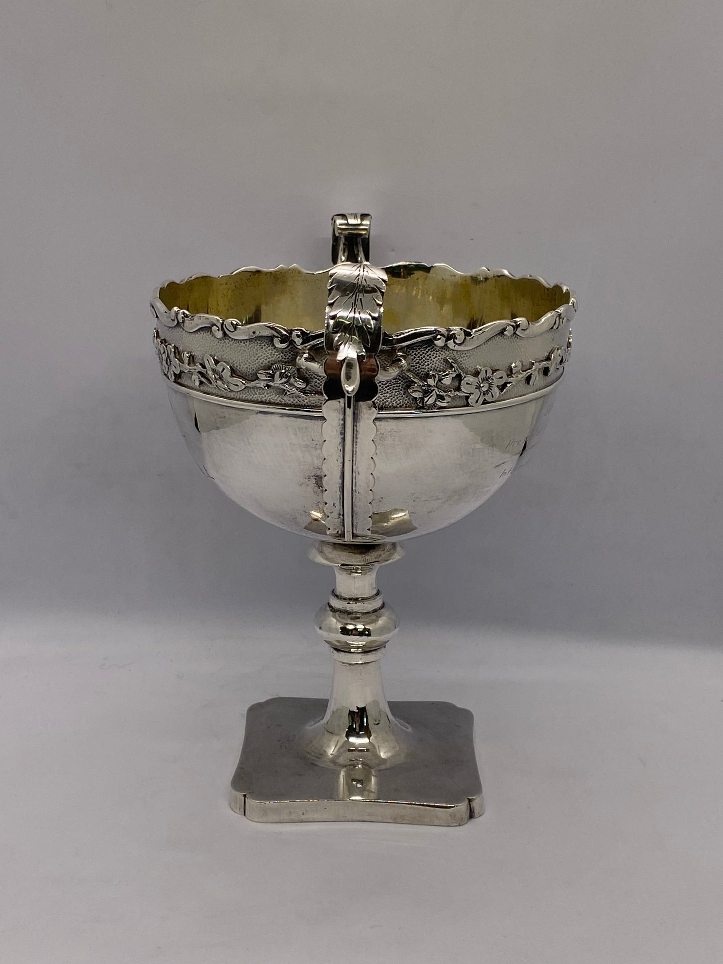 Copa trofeo de plata de exportación china de principios del siglo XX con inscripción de 1933