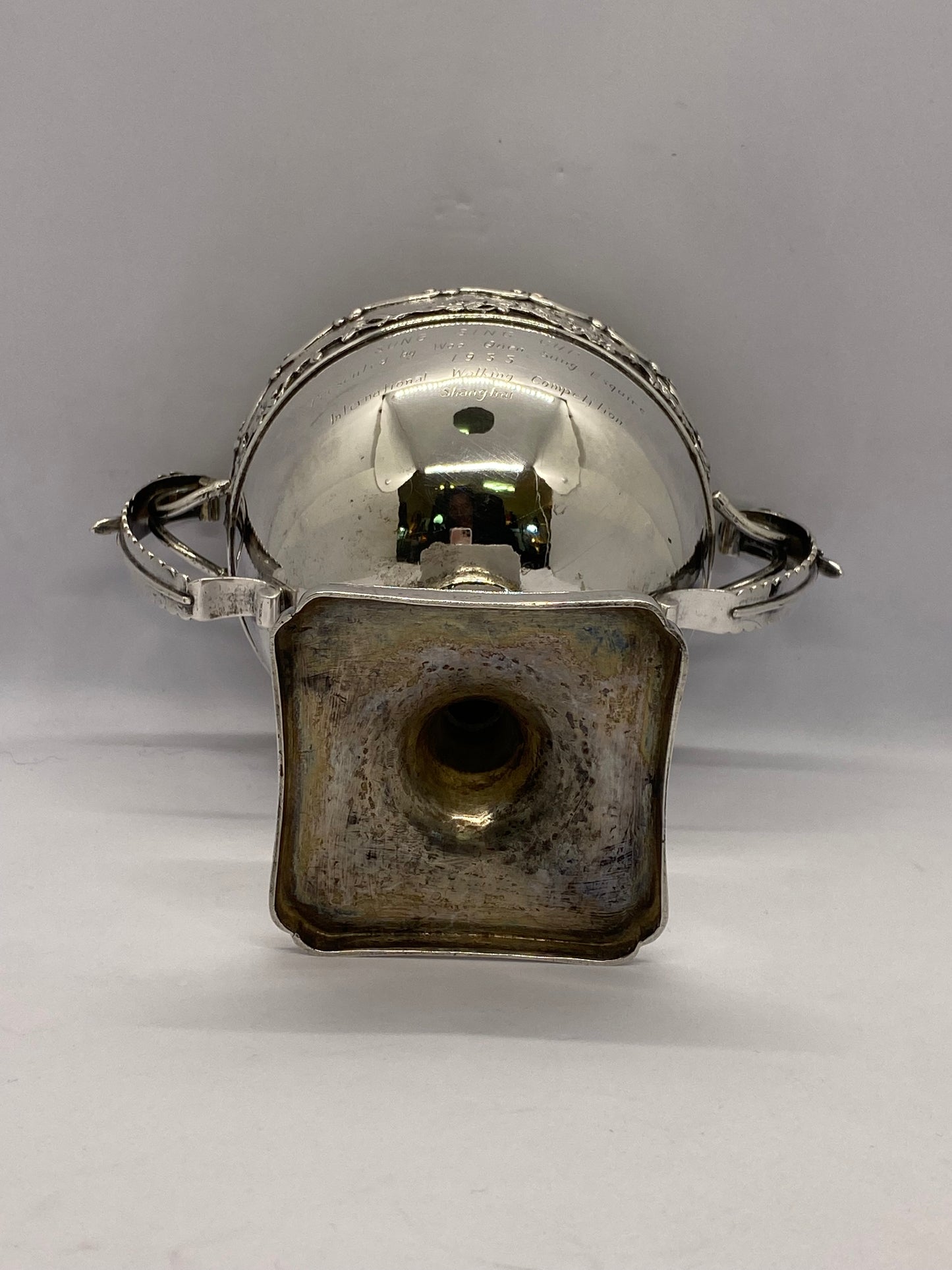 Copa trofeo de plata de exportación china de principios del siglo XX con inscripción de 1933